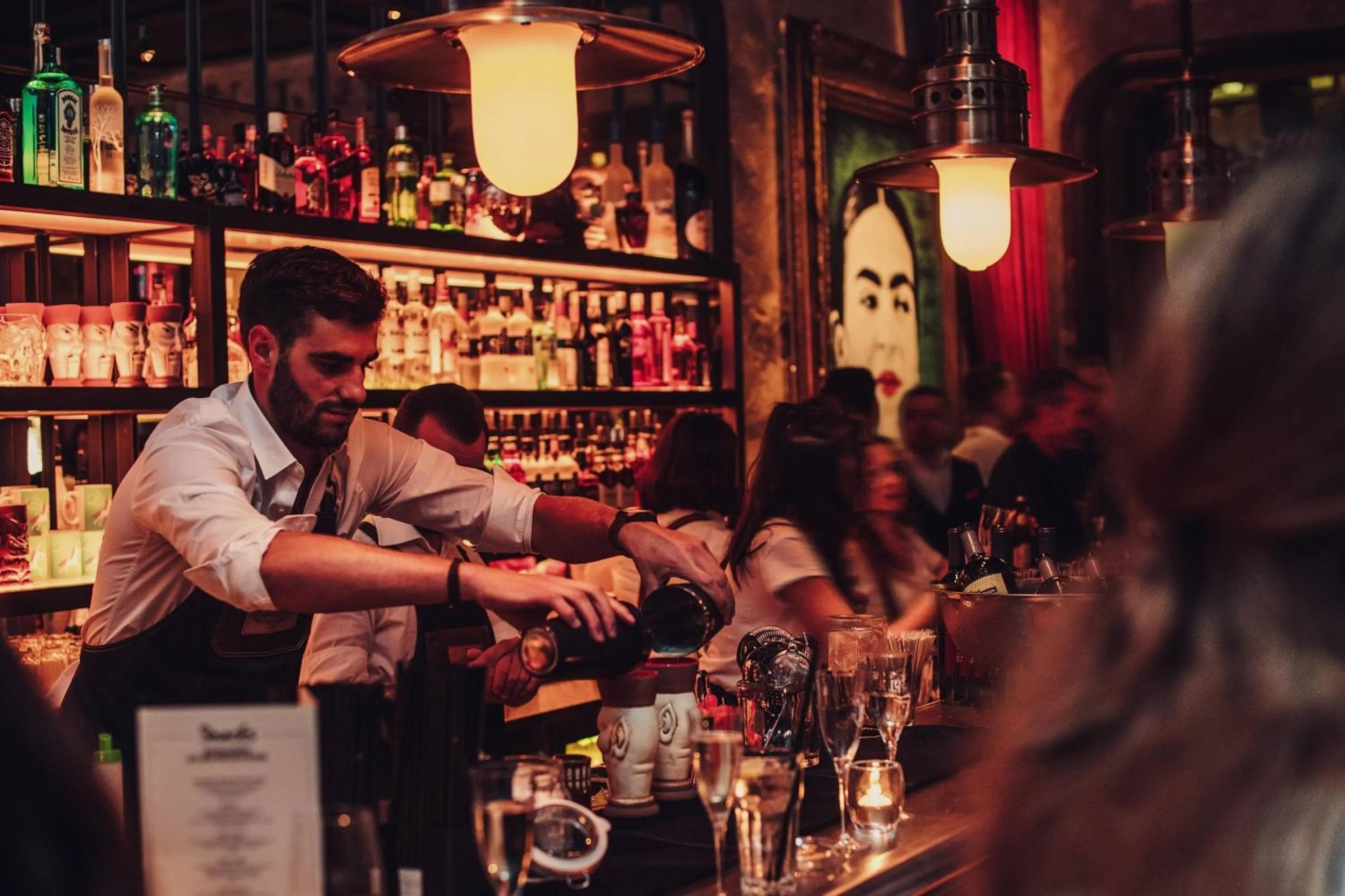 Lounge or bar in Renaissance Lucerne Hotel