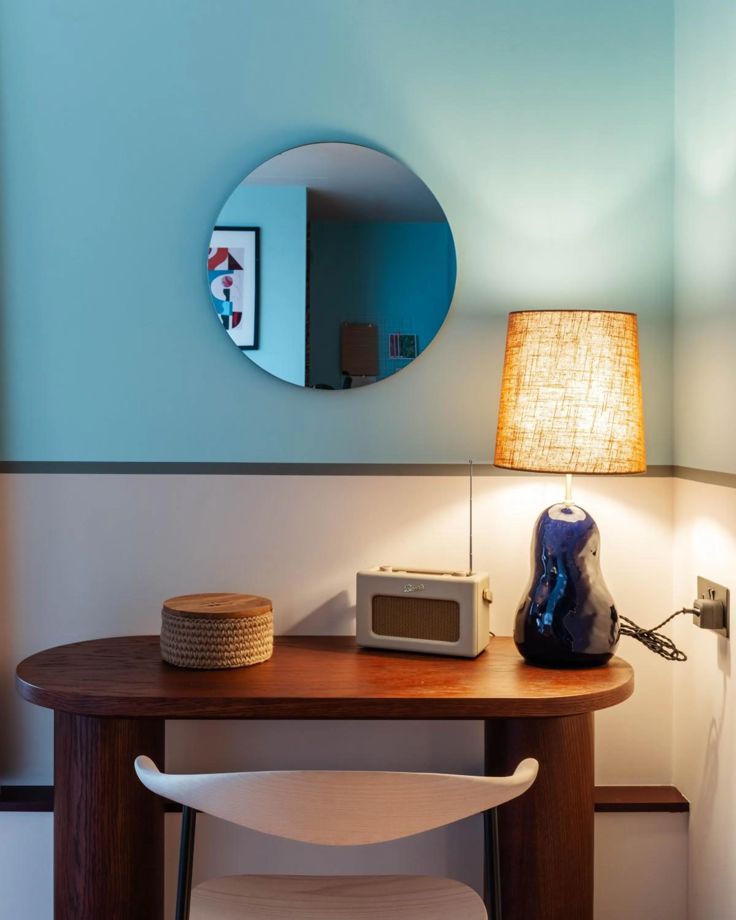 hair dresser in room2 London Chiswick Hometel