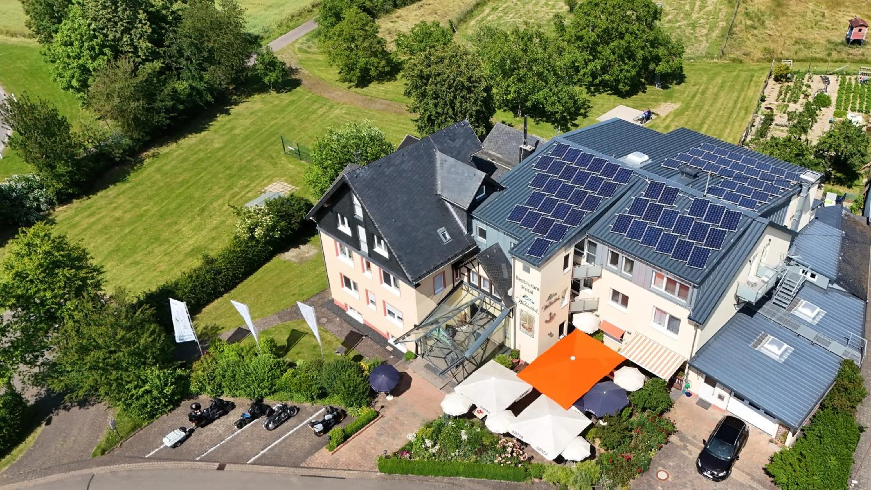 Property building in Waldesblick, Hotel-Restaurant