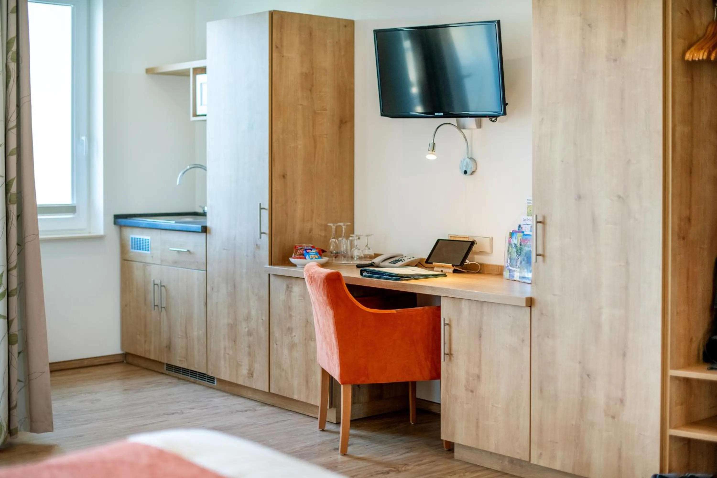 TV and multimedia in Waldesblick, Hotel-Restaurant