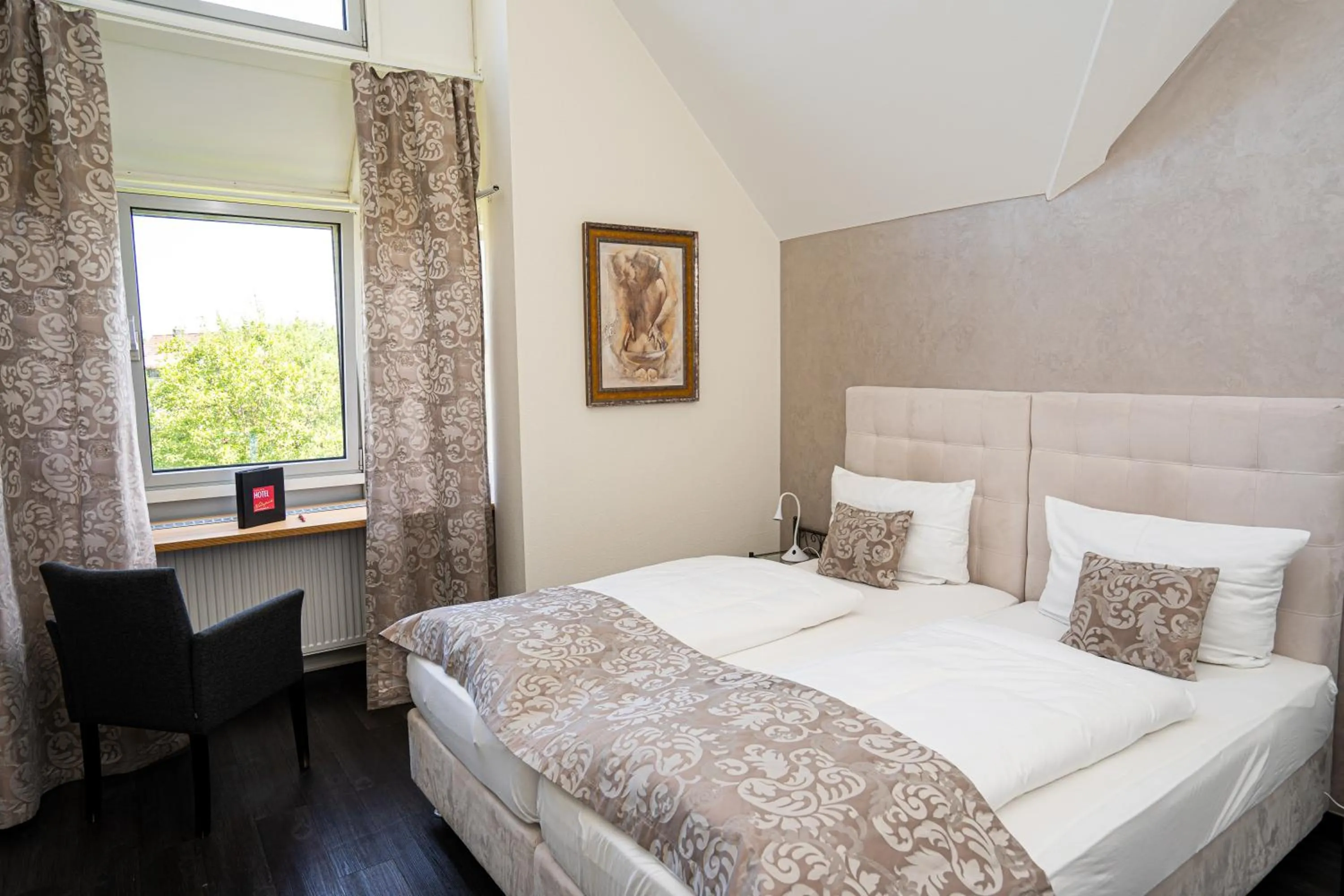 Photo of the whole room, Bed in Hotel Volapük