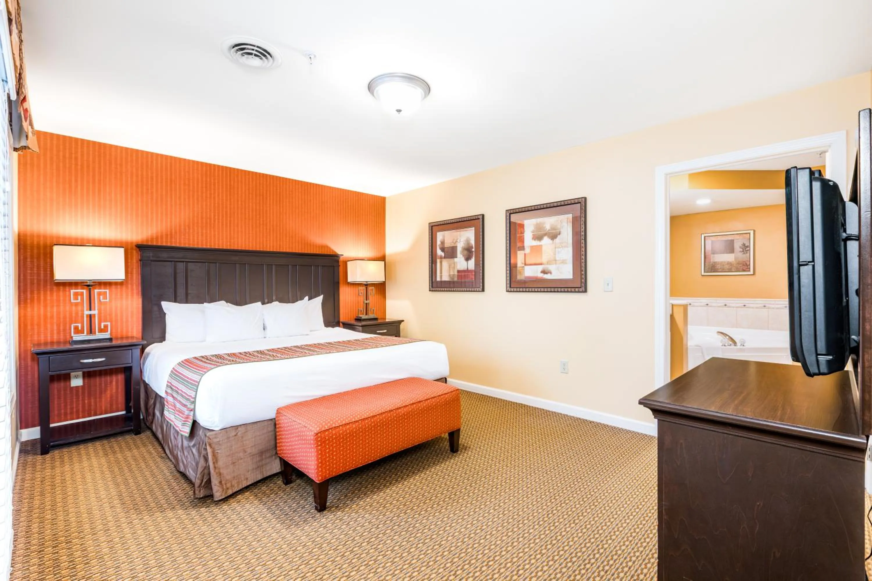 Bedroom, Bed in Vacation Village in the Berkshires