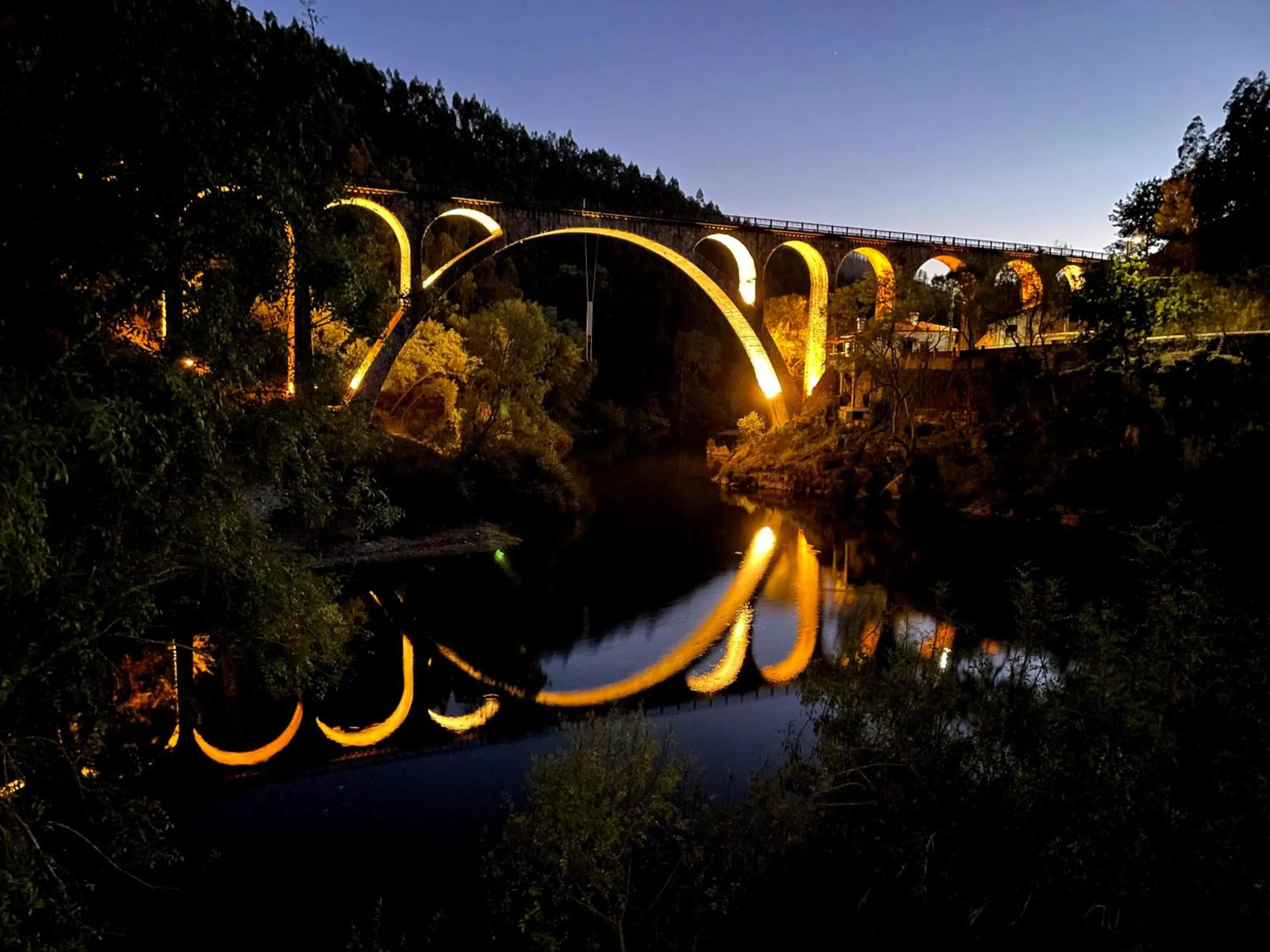 Night in Santiago Family House