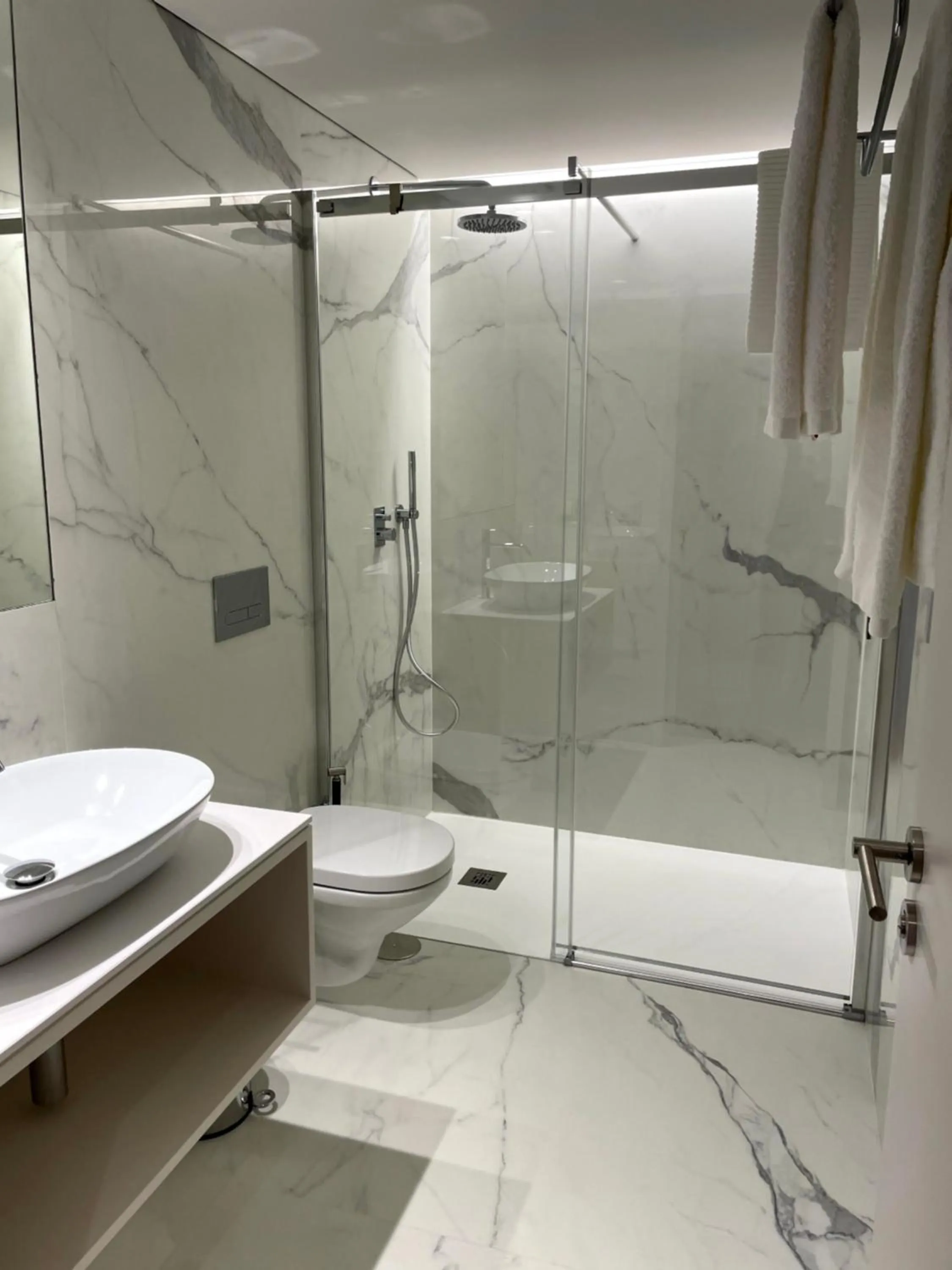 Bathroom in Santiago Family House