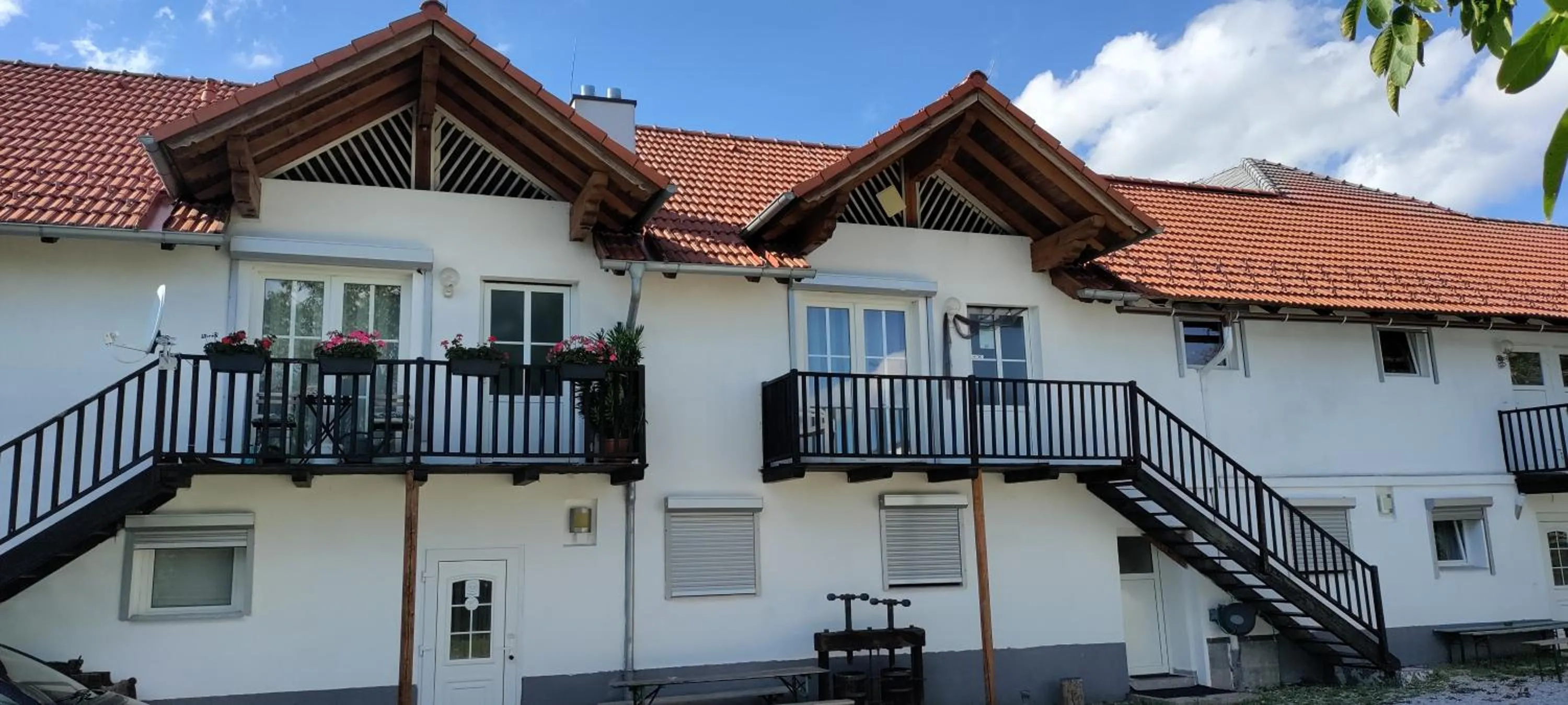 Property building in Geinberg Suites & Via Nova Lodges