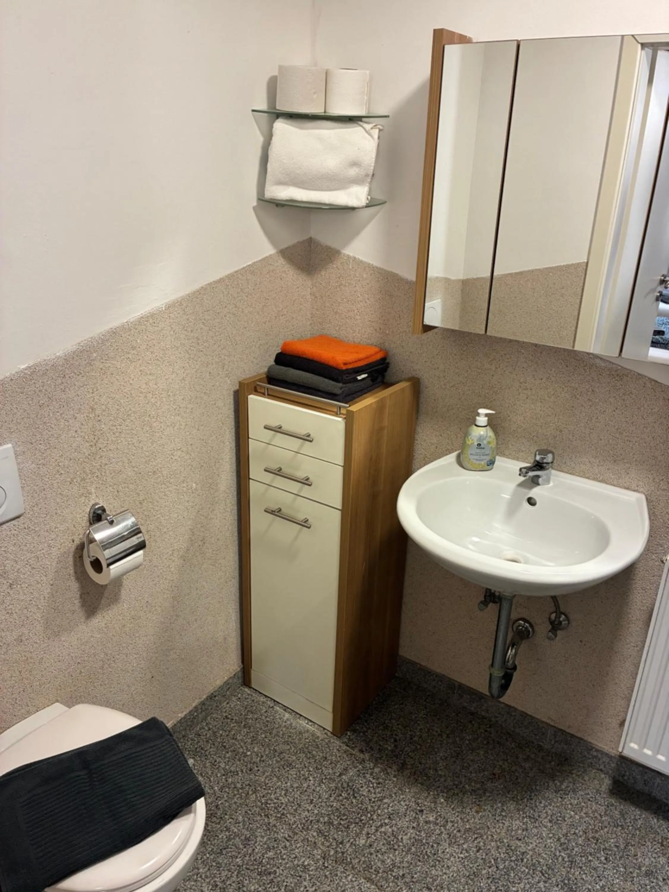 Toilet in Geinberg Suites & Via Nova Lodges