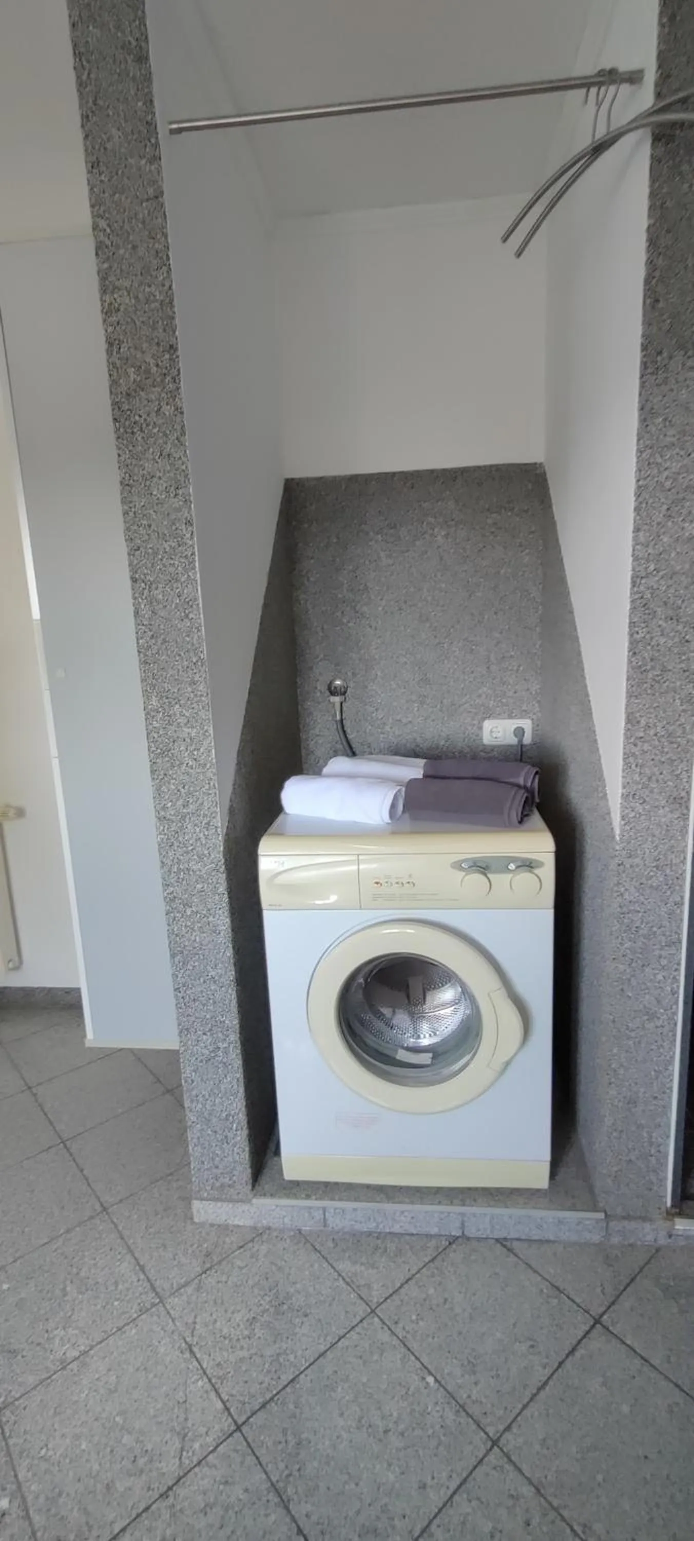 washing machine in Geinberg Suites & Via Nova Lodges