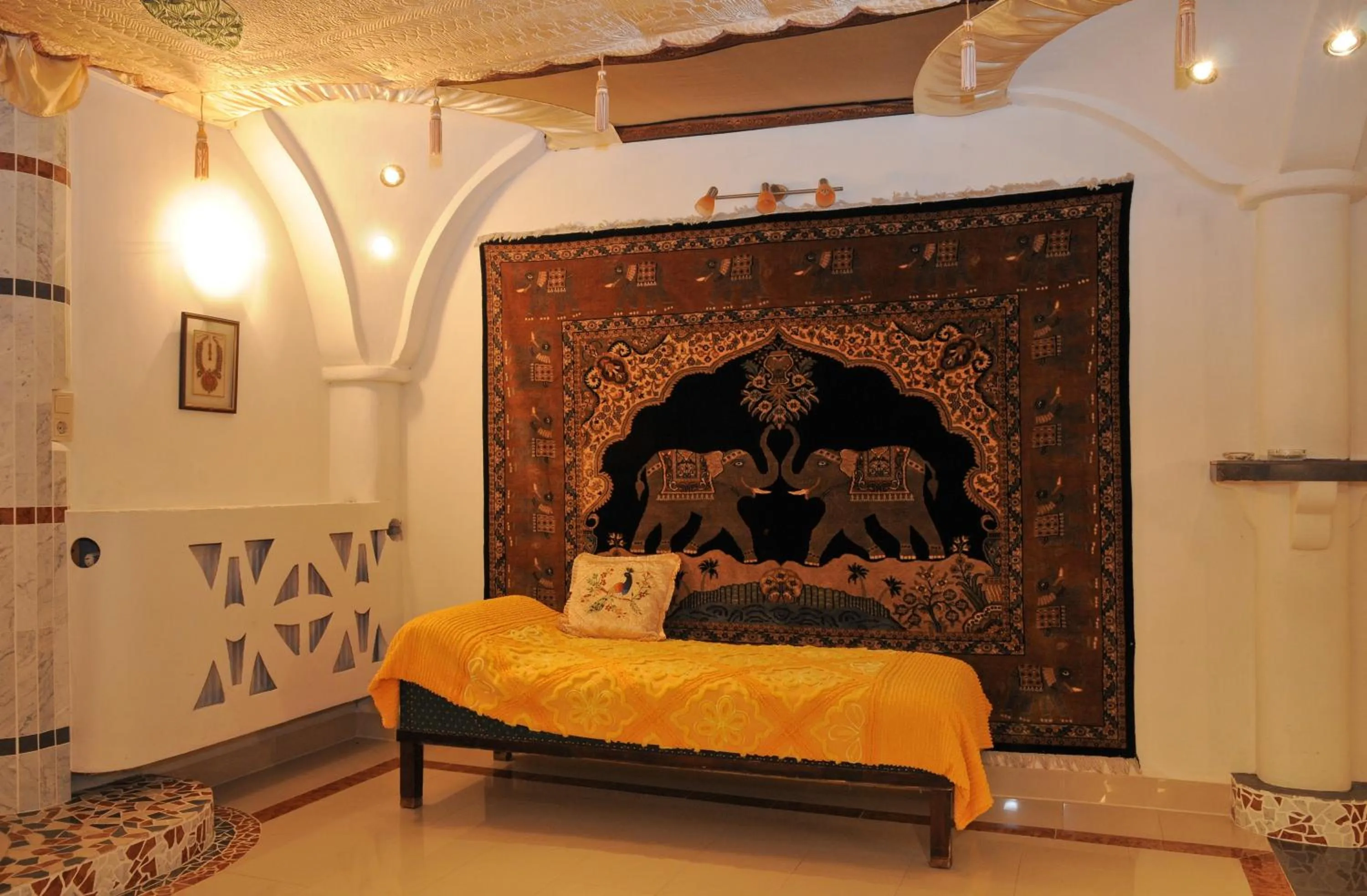 Lounge or bar in Geinberg Suites & Via Nova Lodges