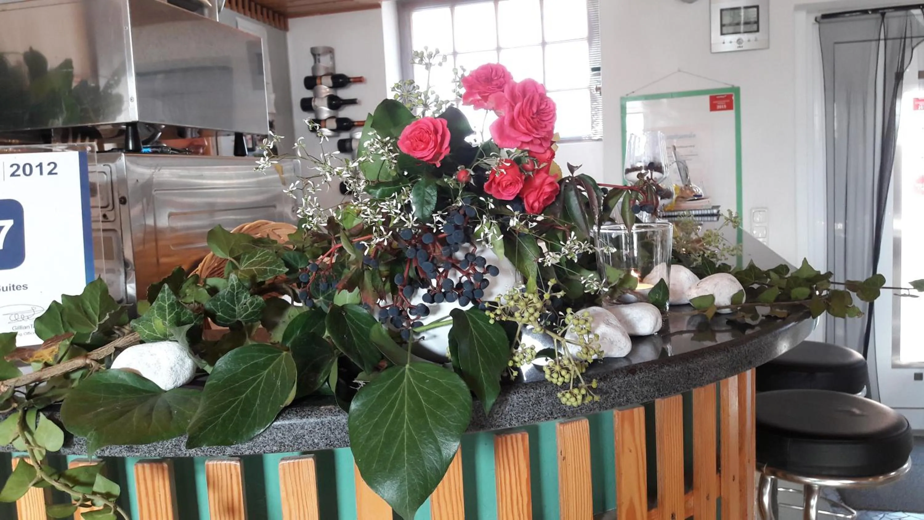 Restaurant/places to eat in Geinberg Suites & Via Nova Lodges