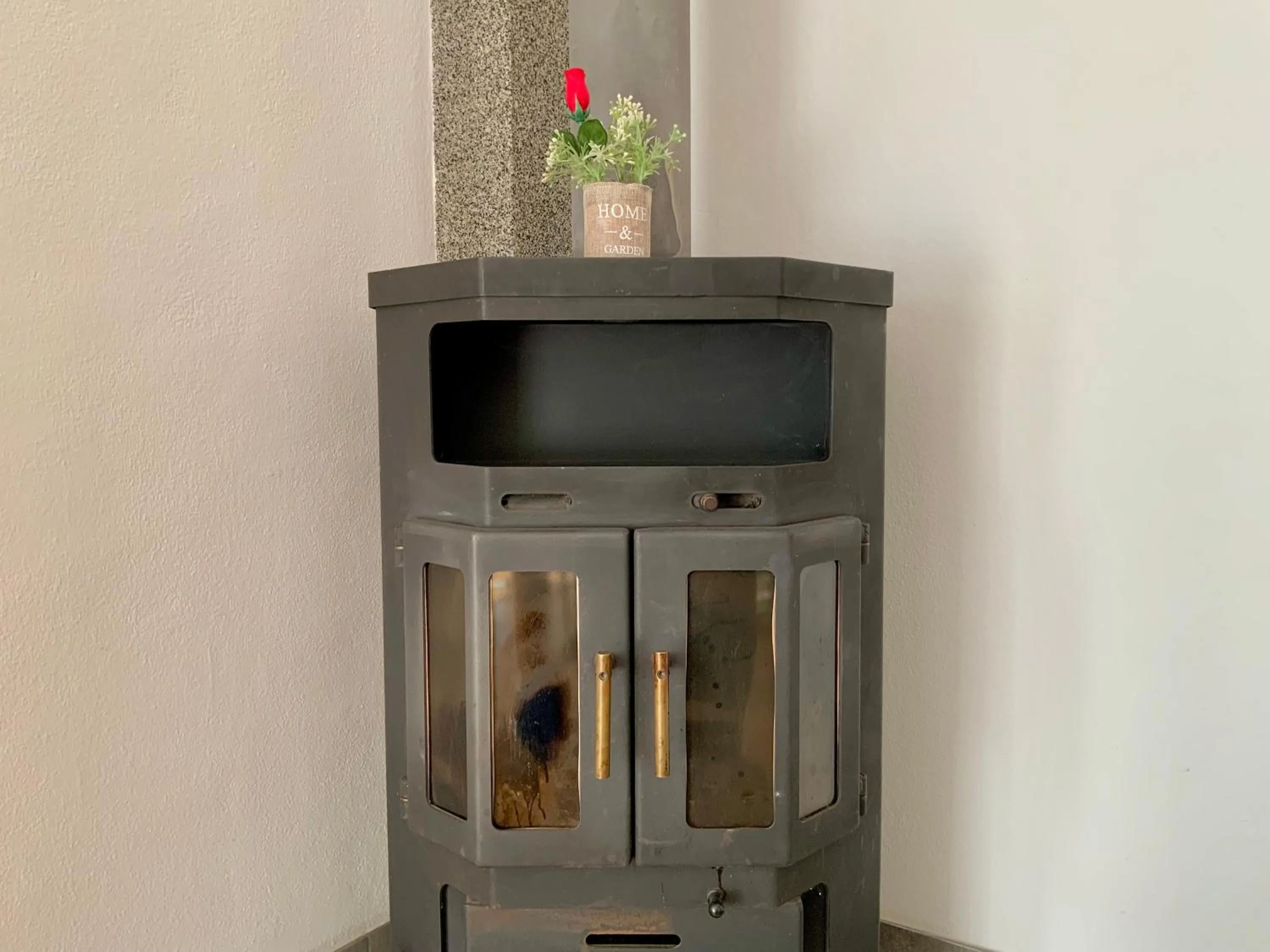 fireplace in Geinberg Suites & Via Nova Lodges