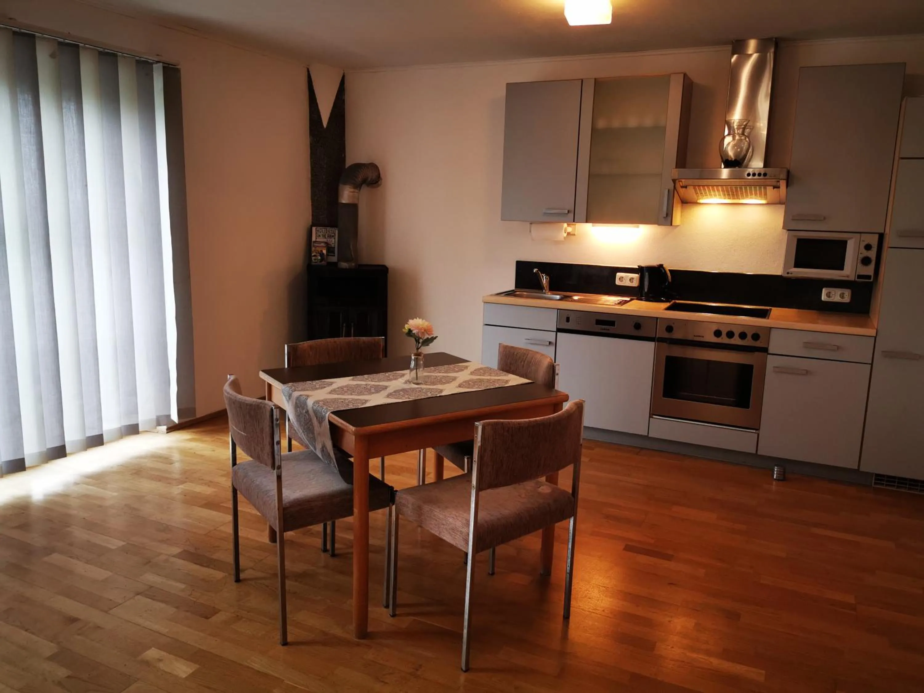 Kitchen or kitchenette in Geinberg Suites & Via Nova Lodges