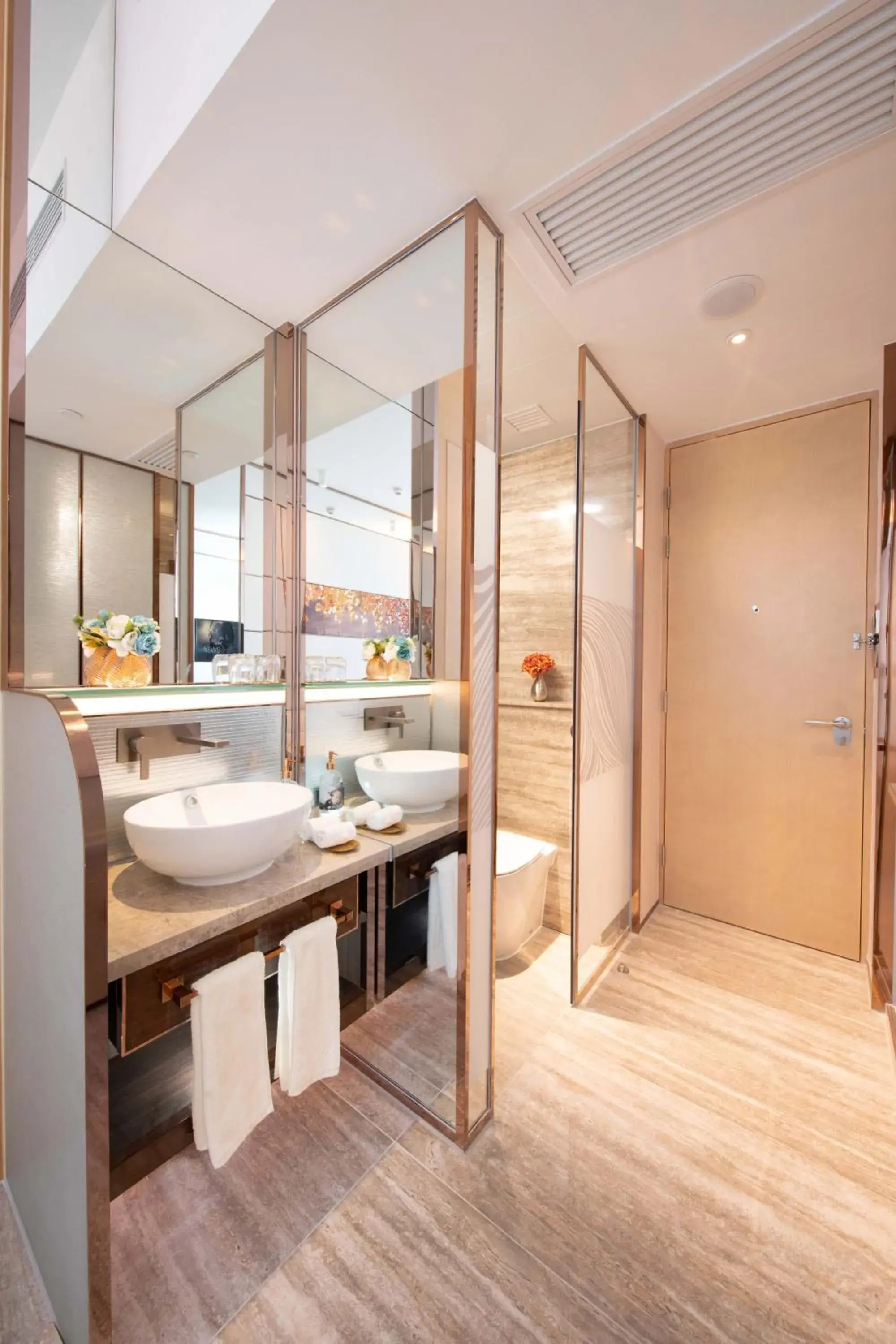 Theme / Family Suite with Patio in Regala Skycity Hotel by Regal Hotels Theme / Family Suite with Patio in Regala Skycity Hotel by Regal Hotels