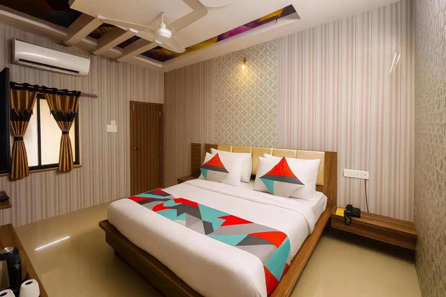 Deluxe Room in The Sky Comfort - Hotel The Heaven, Dwarka Deluxe Room in The Sky Comfort - Hotel The Heaven, Dwarka
