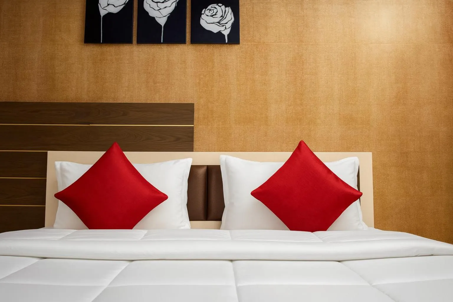 Bed in The Sky Comfort - Hotel The Heaven, Dwarka