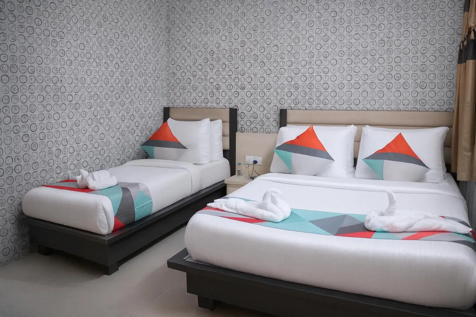 Bed in The Sky Comfort - Hotel The Heaven, Dwarka