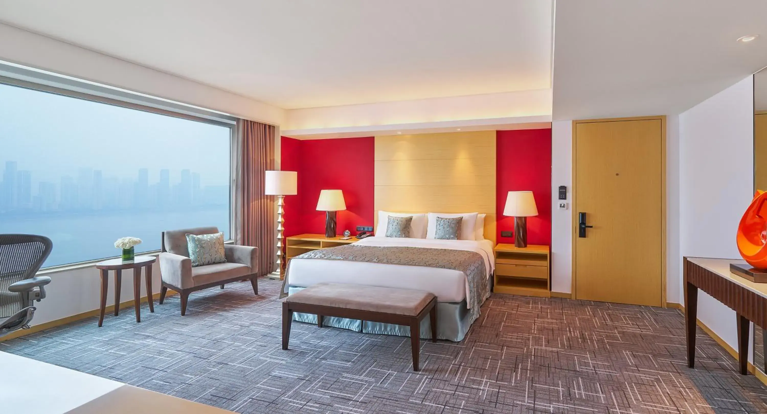 Premier King Room with River View in Marco Polo Wuhan Premier King Room with River View in Marco Polo Wuhan