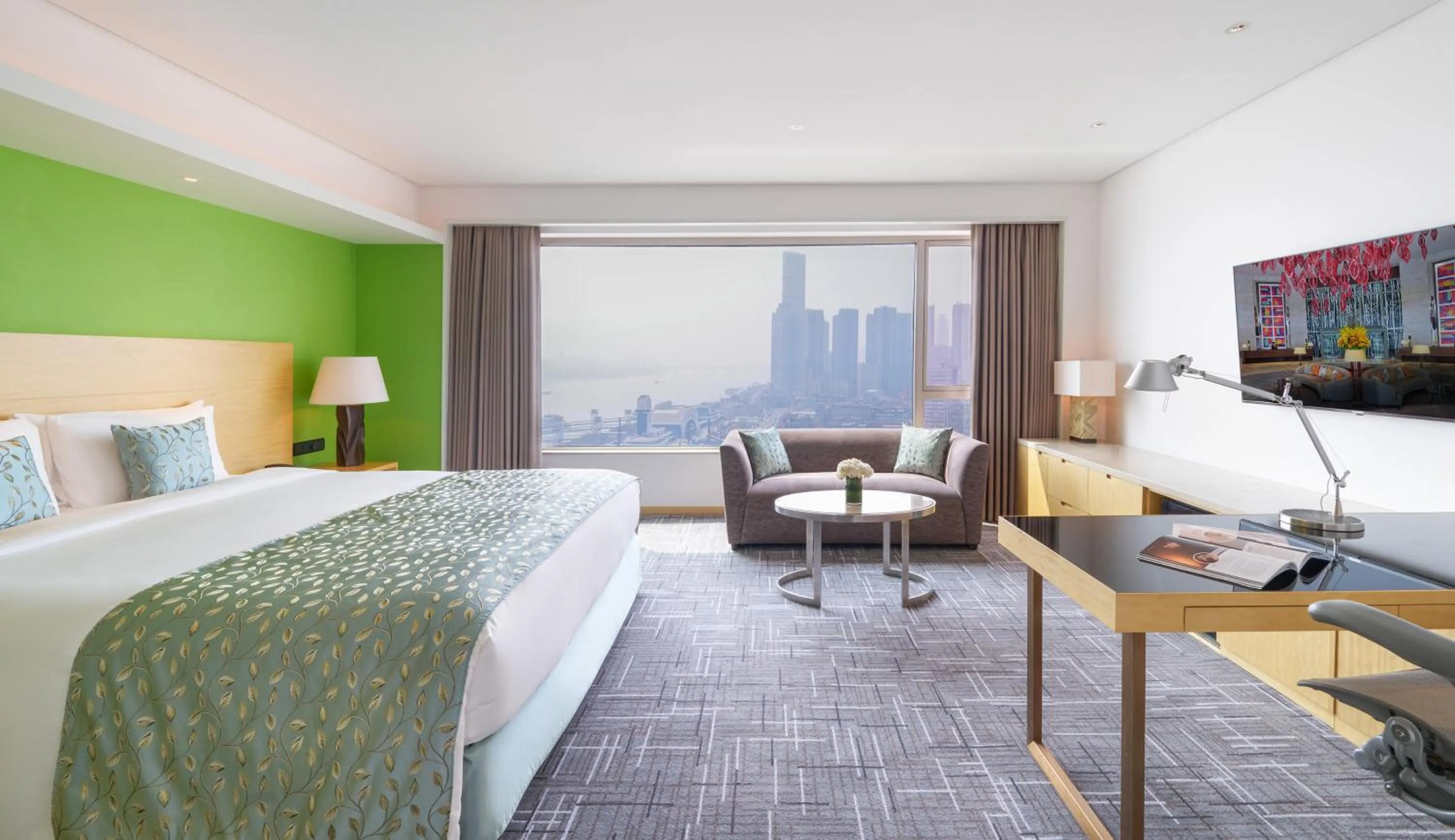 Photo of the whole room, Bed in Marco Polo Wuhan