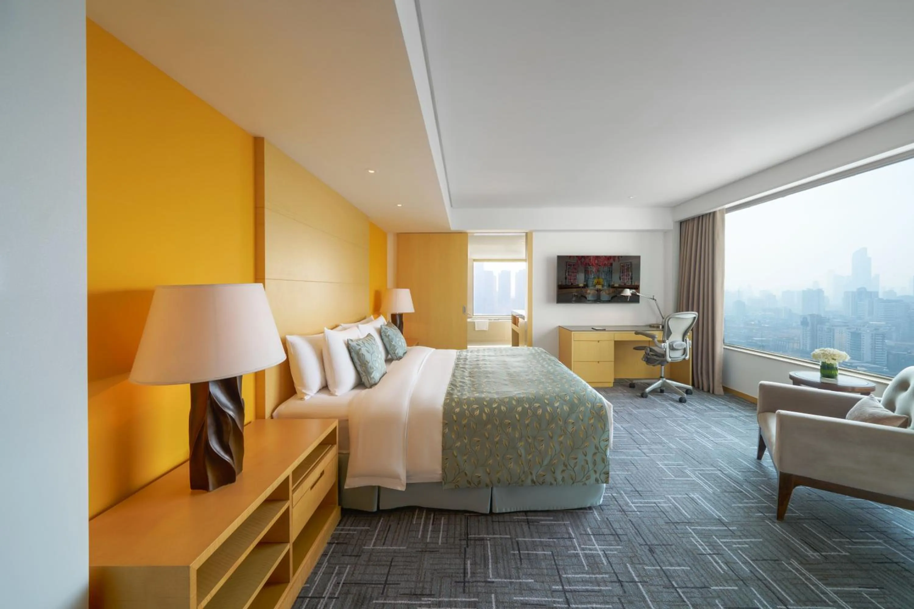 Bed in Marco Polo Wuhan