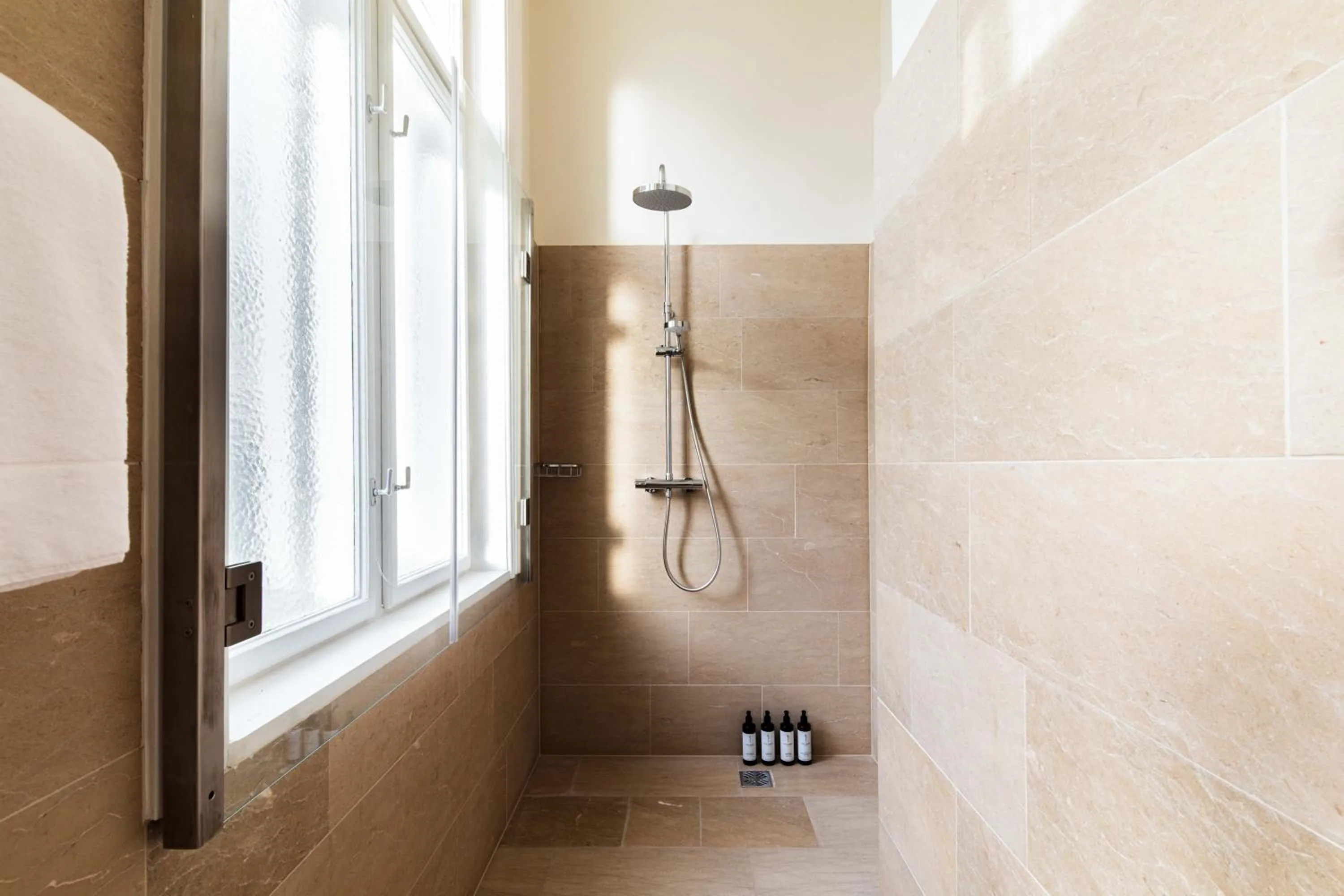 Shower in Zola Hotel - Palais de Bohème Adults Only