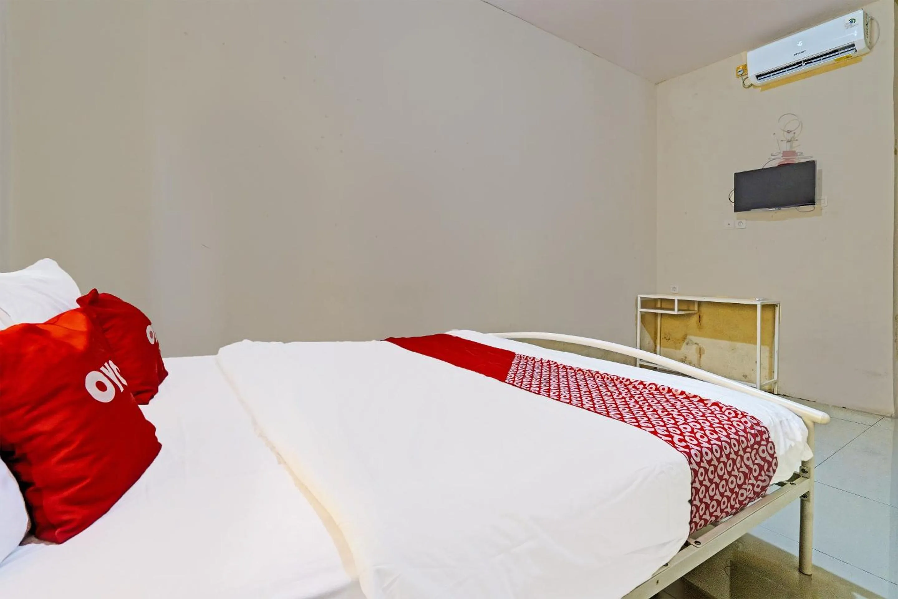 Bedroom, Bed in OYO 91955 Pondokan Cempaka