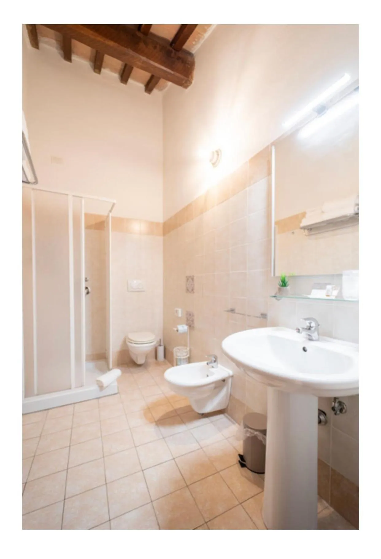 Bathroom in Albergo La Loggia di San Martino