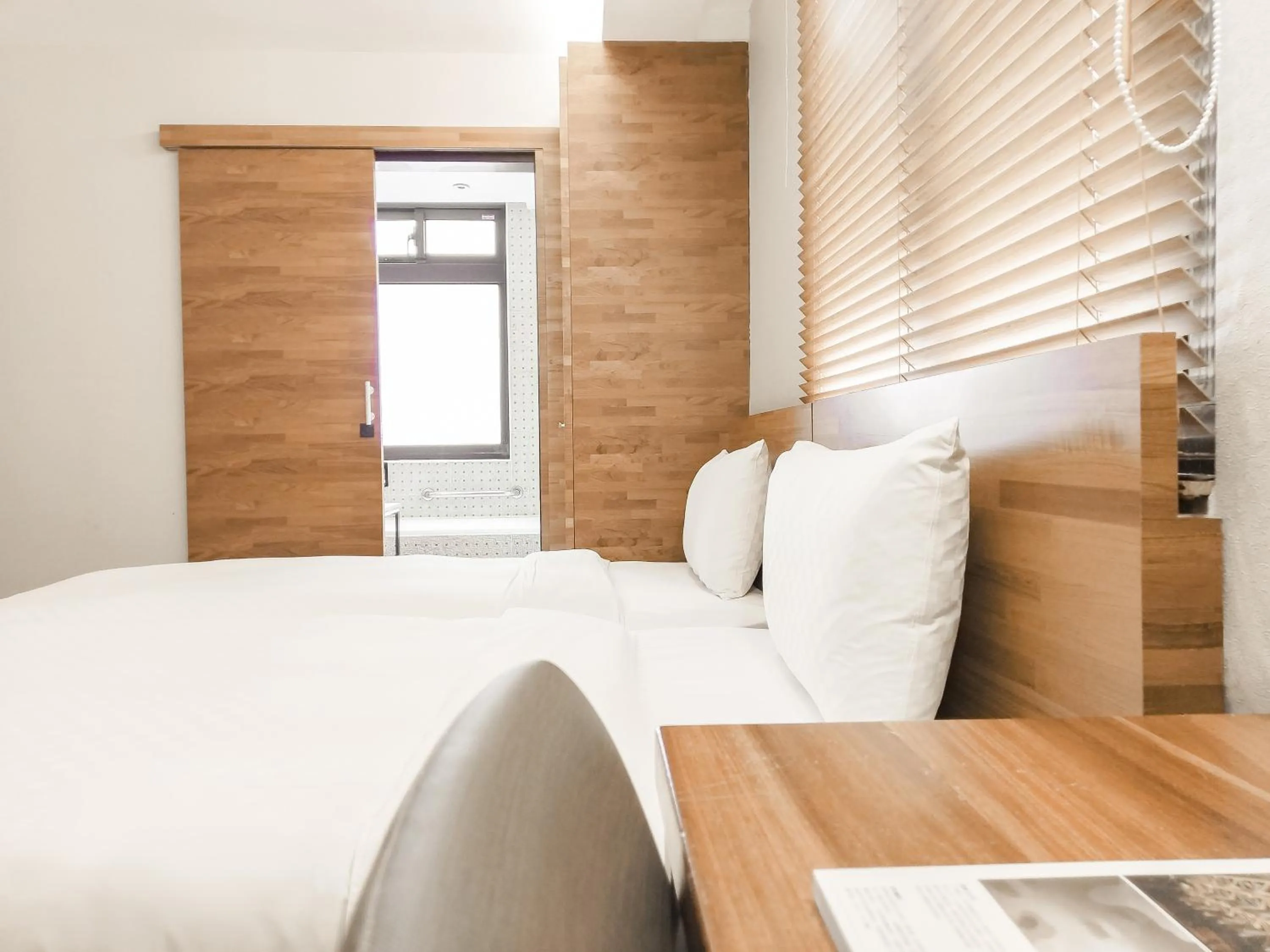 Bed in CHECK inn Express Taipei Station