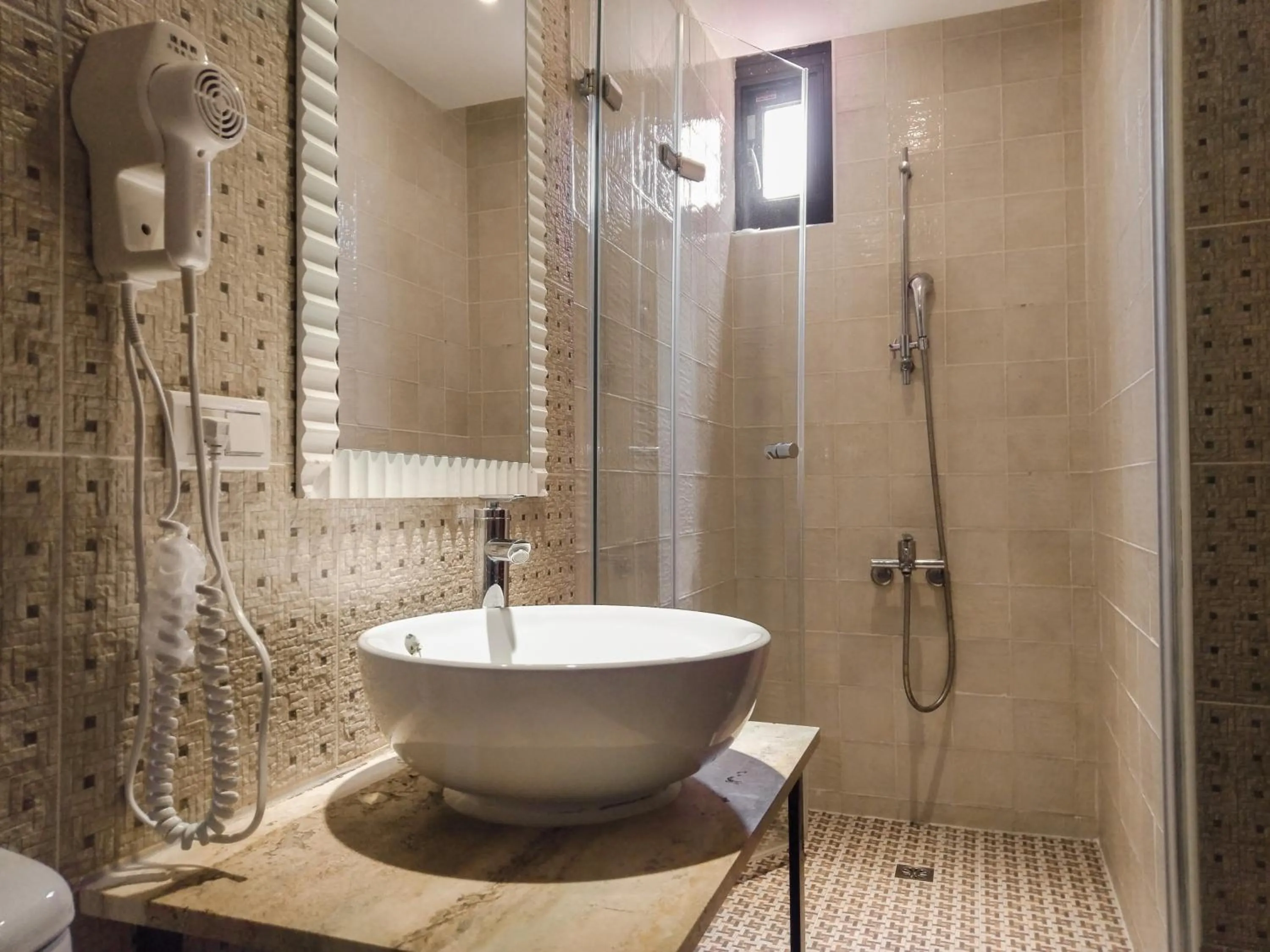 Shower in CHECK inn Express Taipei Station