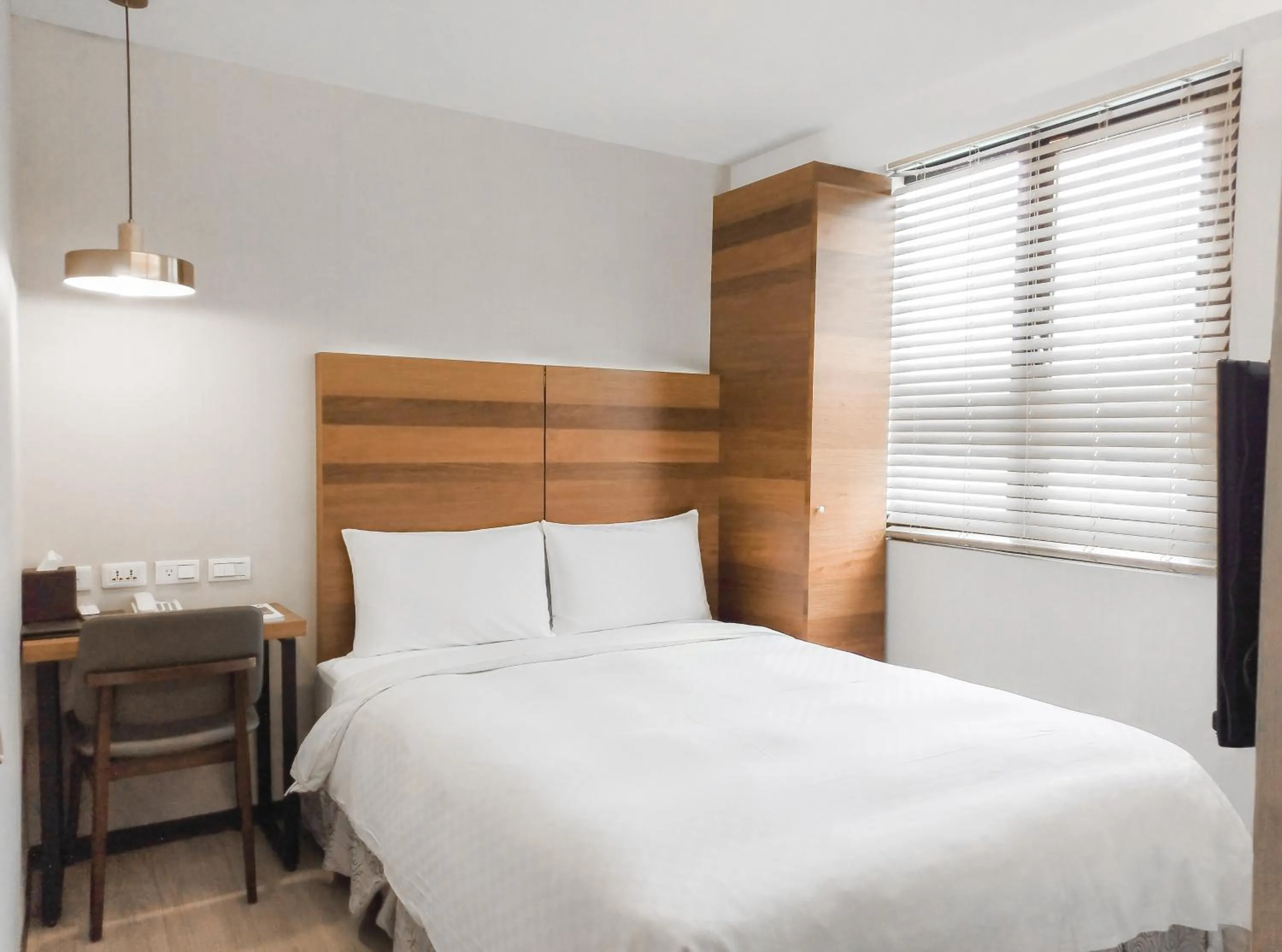 Bed in CHECK inn Express Taipei Station