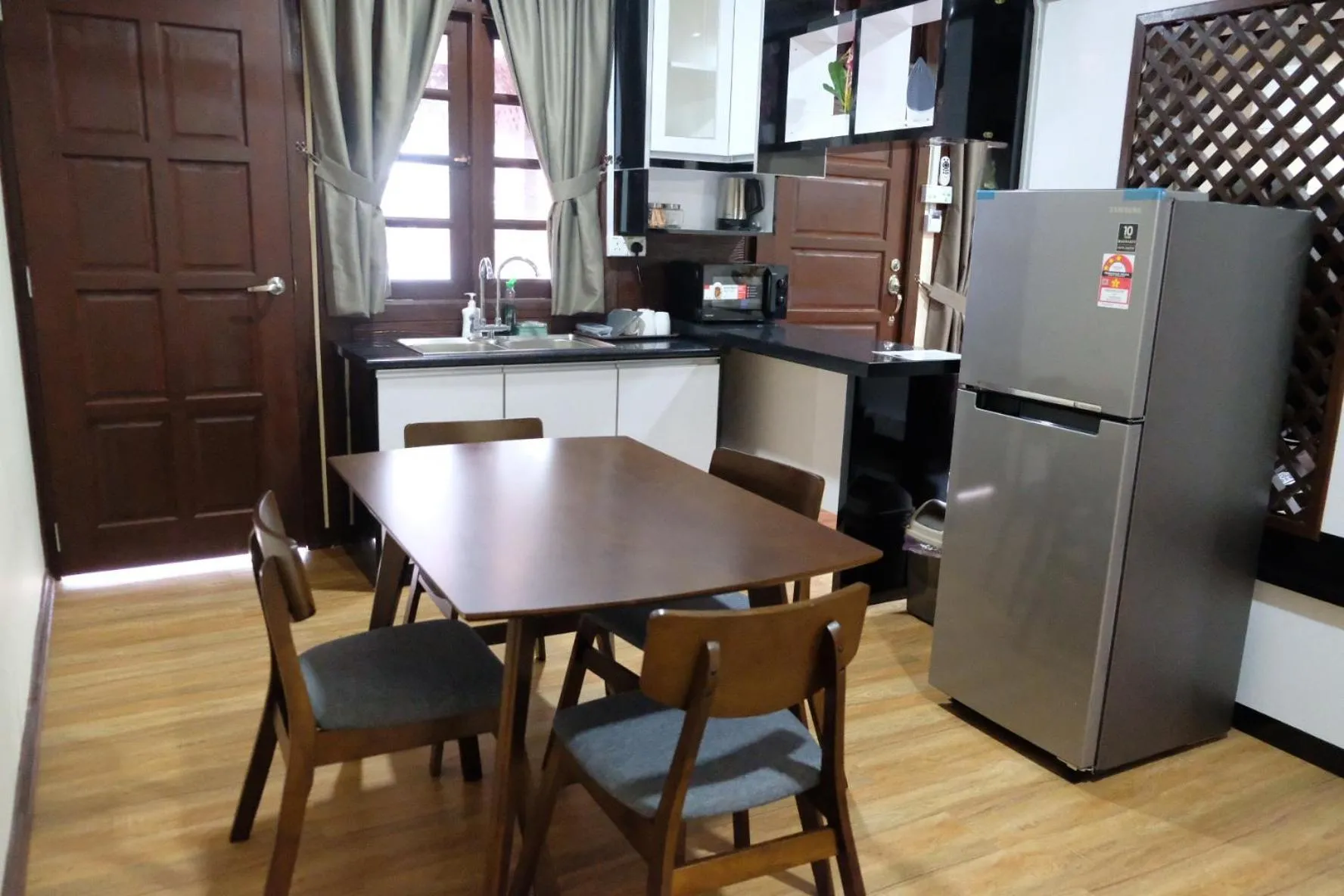 D'Razna Chalet Pantai Seberang Takir