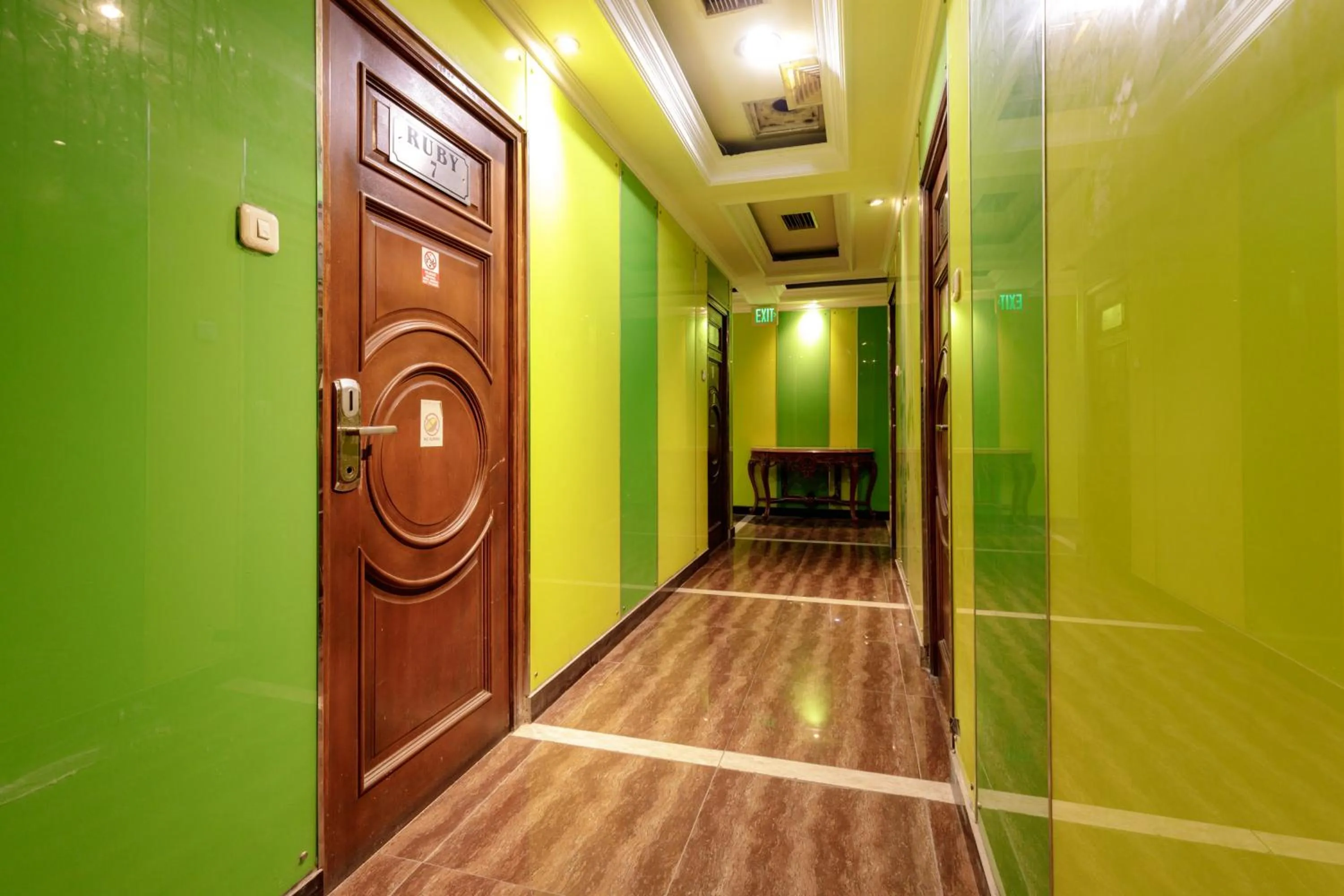 Property building in RedDoorz Plus near Simpang Tiga Tritayasa Cilegon