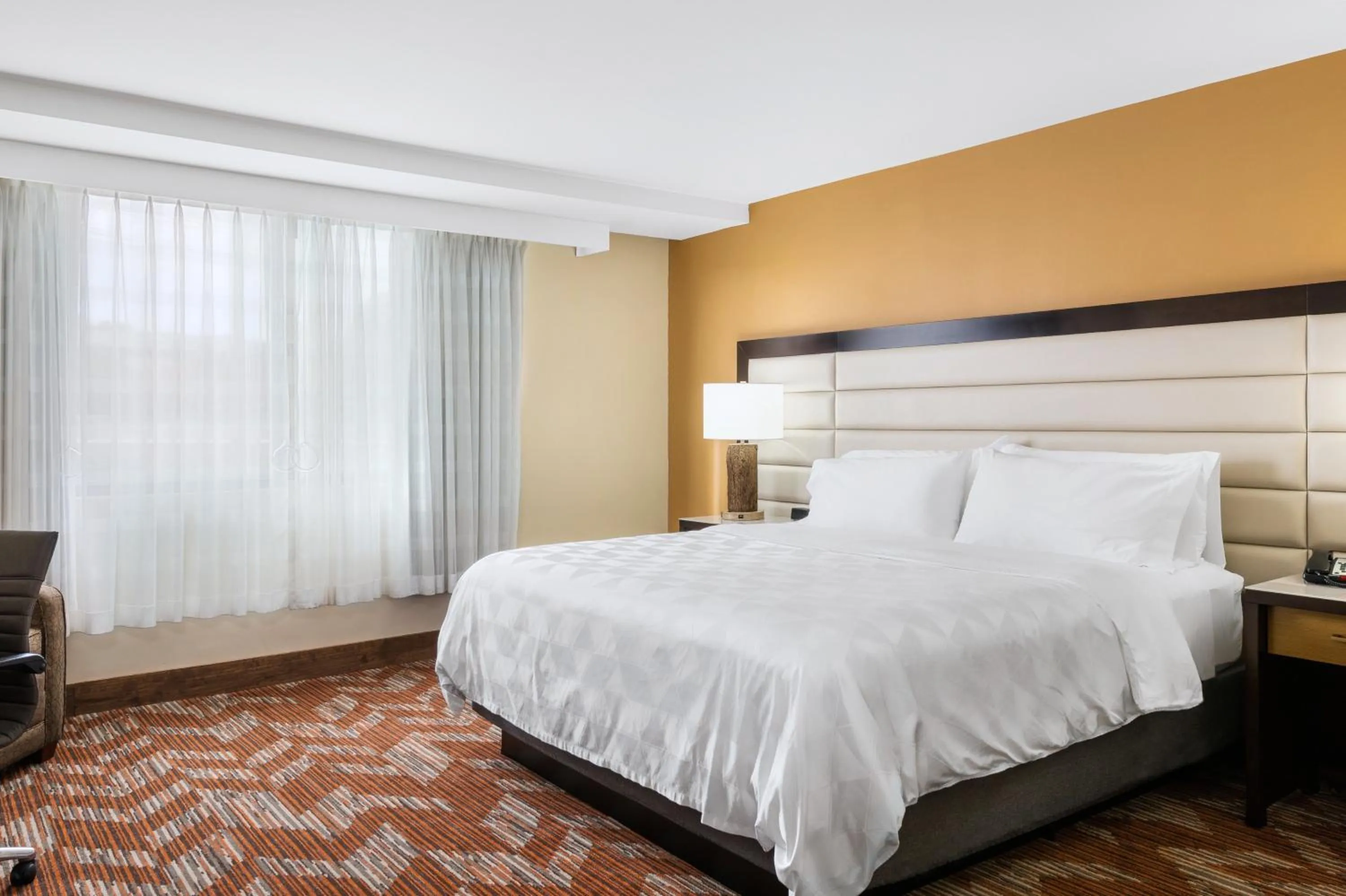 Photo of the whole room, Bed in Doubletree By Hilton Greensboro Airport