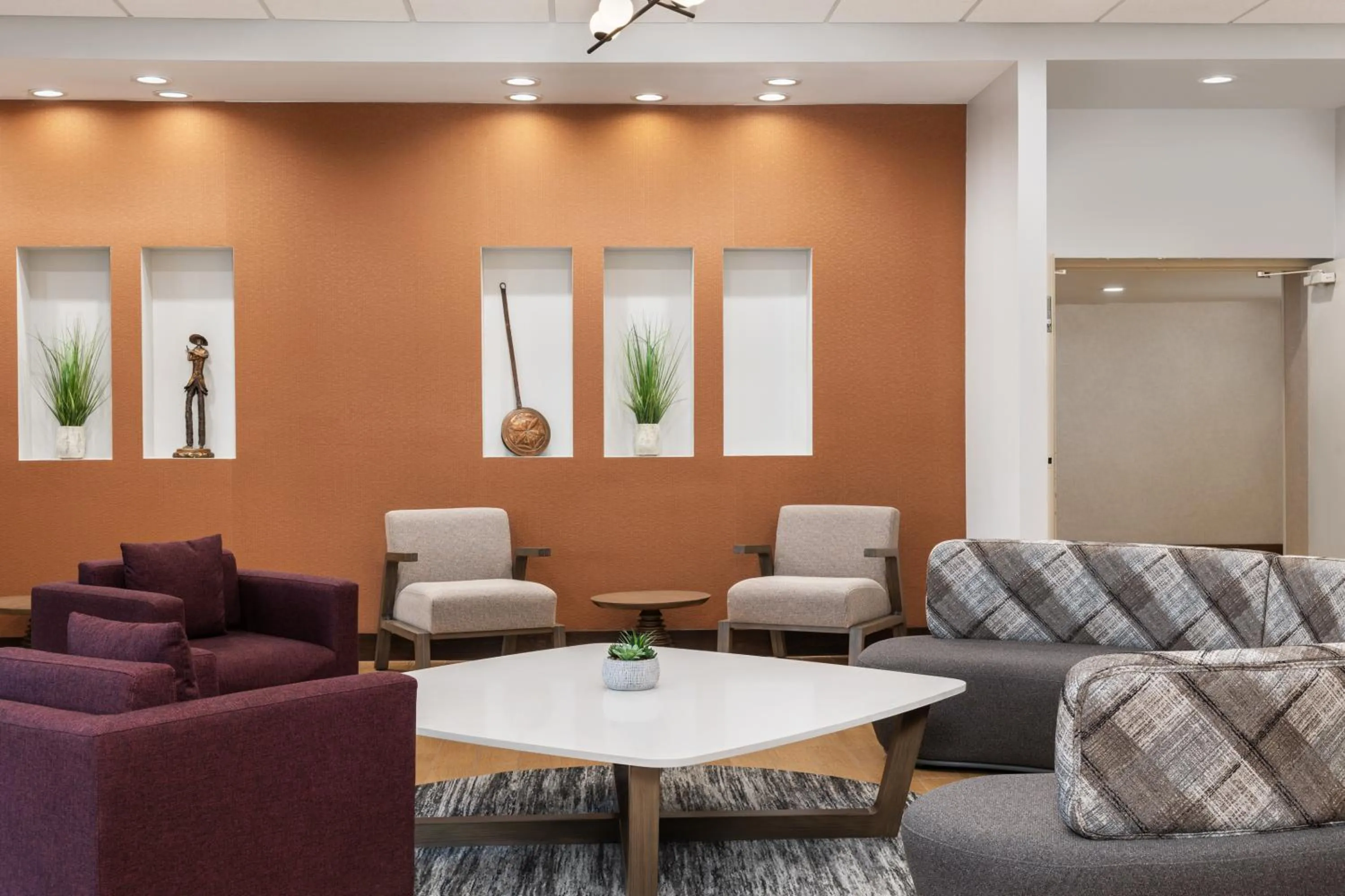 Seating area in Doubletree By Hilton Greensboro Airport