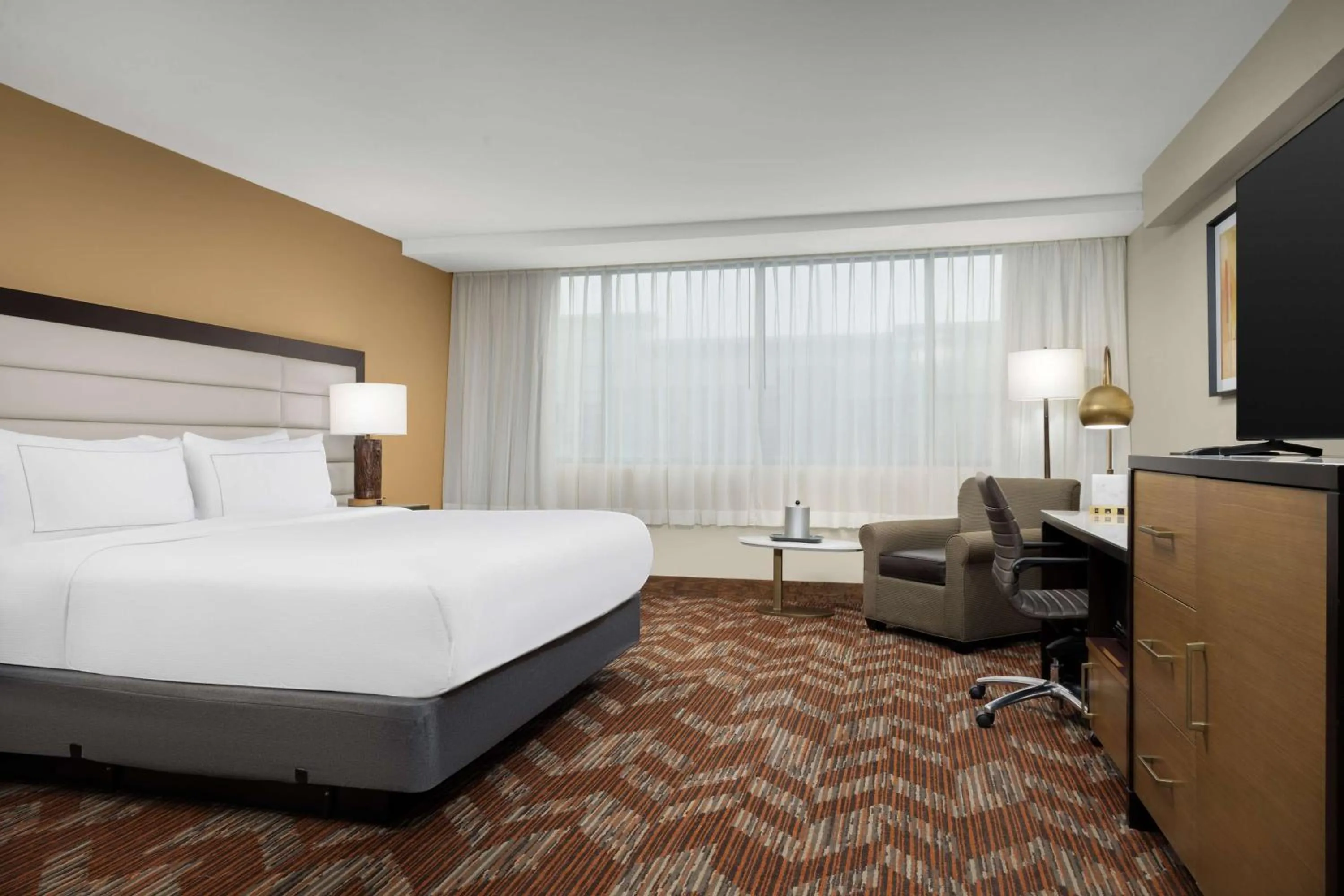 Bed in Doubletree By Hilton Greensboro Airport