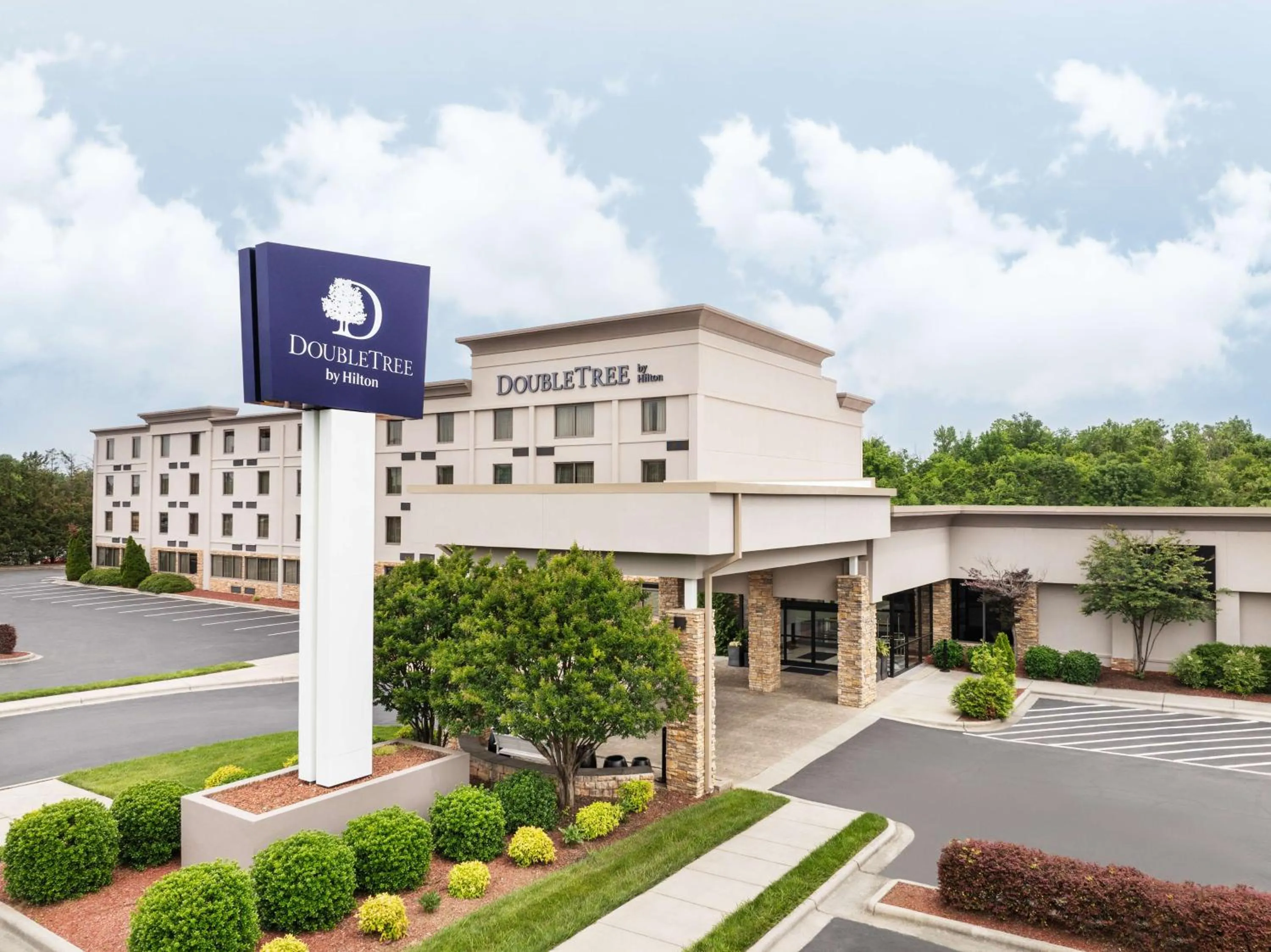 Property building in Doubletree By Hilton Greensboro Airport