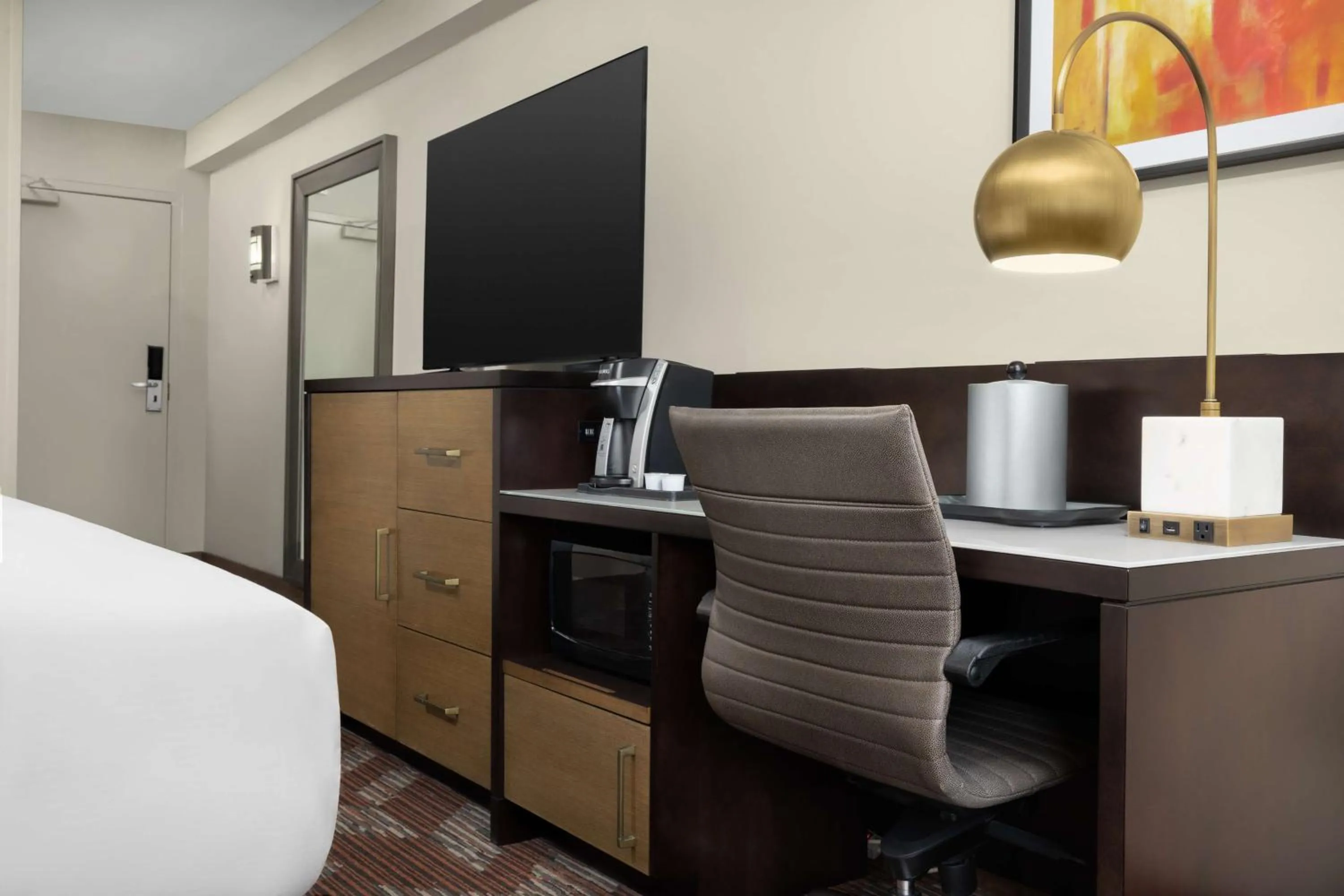 Bed in Doubletree By Hilton Greensboro Airport