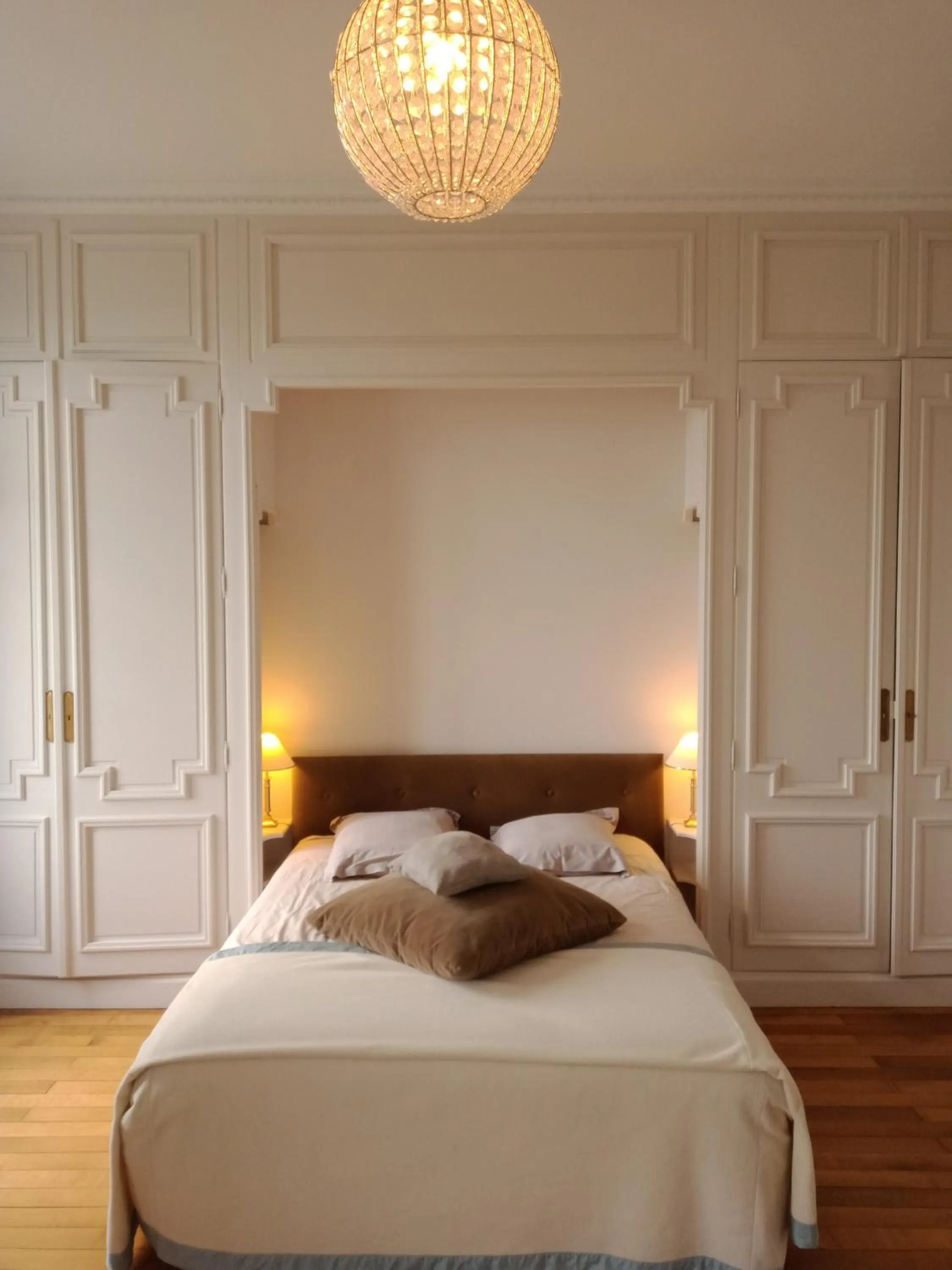 Bedroom, Bed in Chateau du Breuil