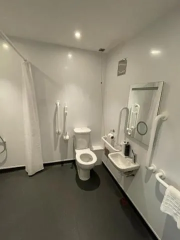 Bathroom in Loch Lomond Hotel