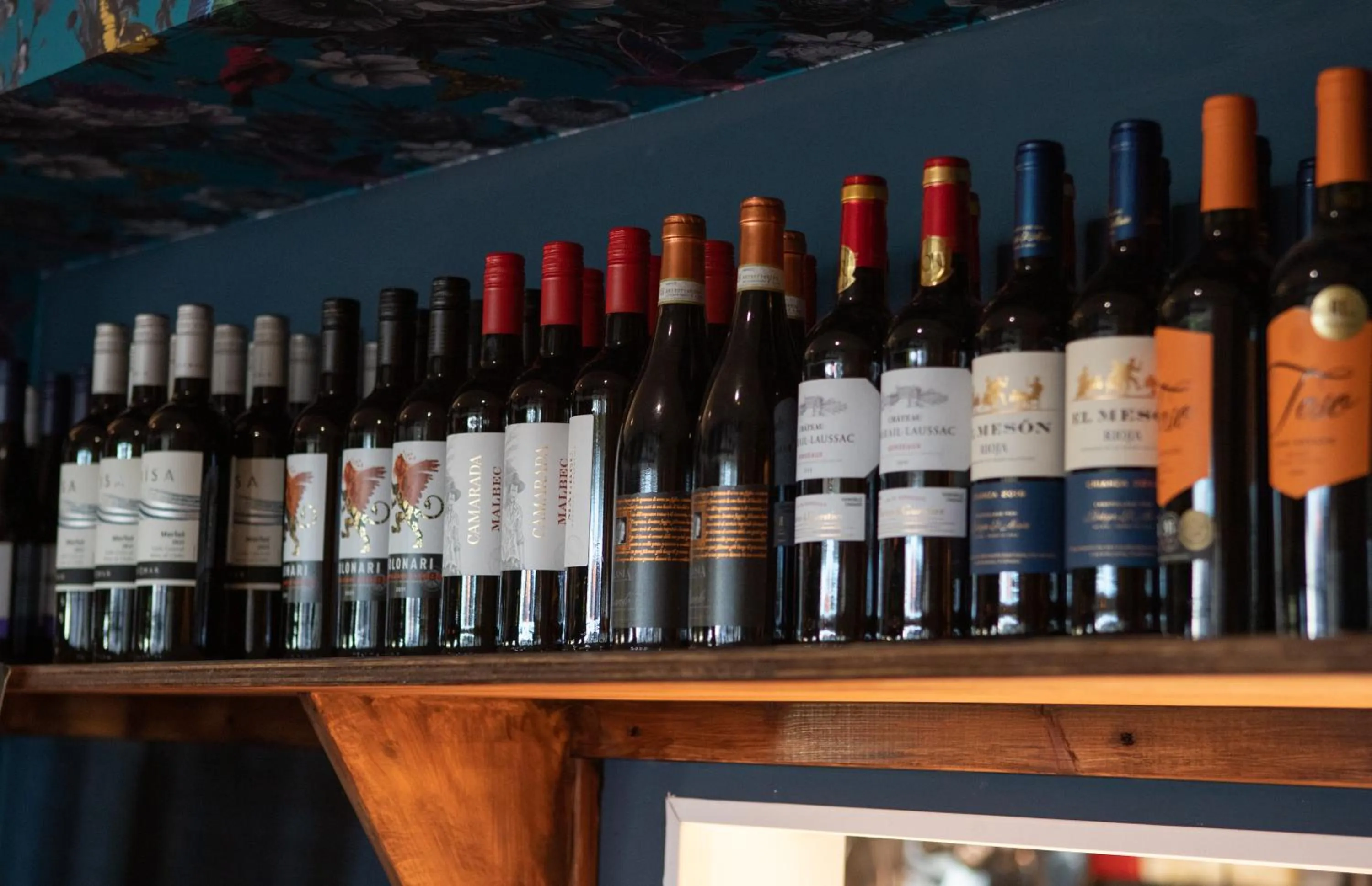 Lounge or bar in Loch Lomond Hotel