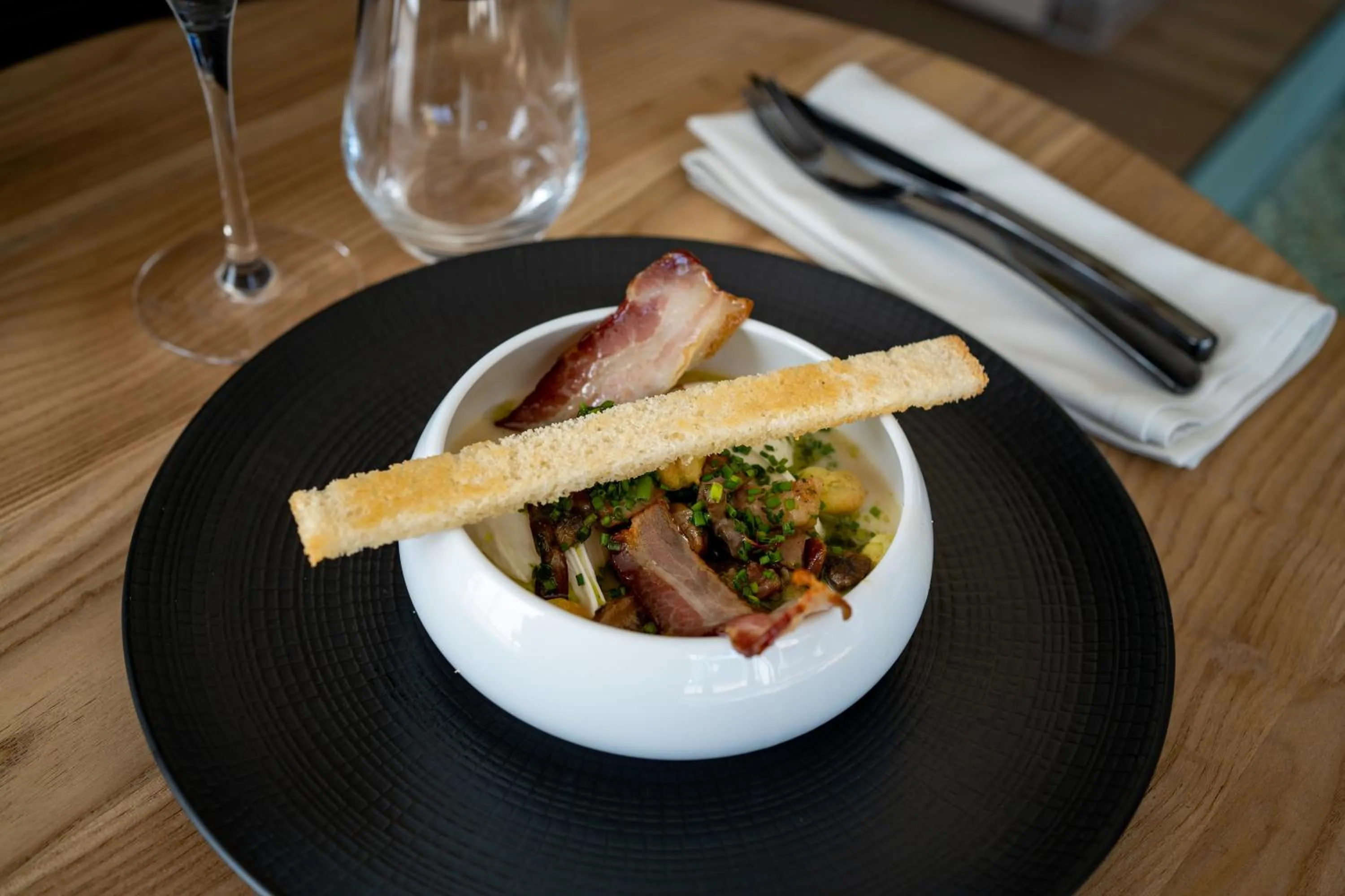 Restaurant/places to eat in Hôtel - Restaurant Le MITIGANA