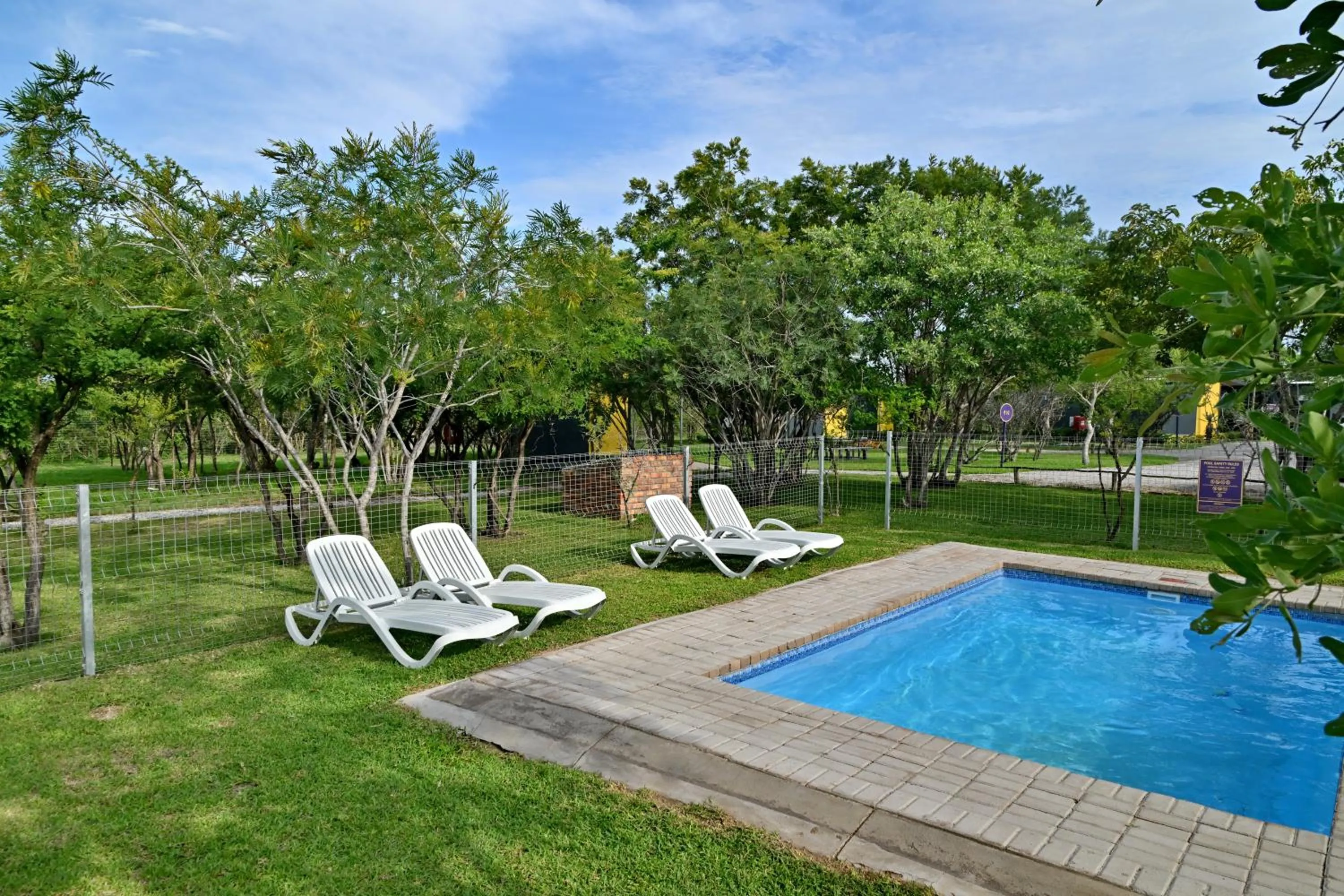 Swimming pool in SleepOver Orpen Gate