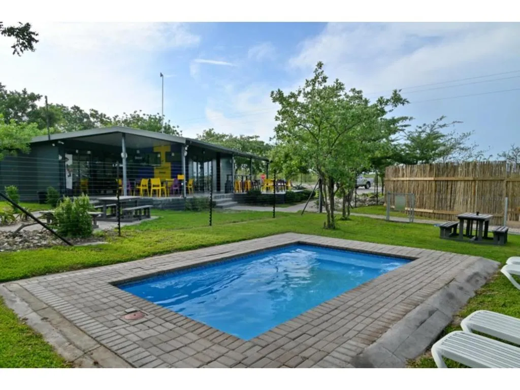 Pool view in SleepOver Orpen Gate