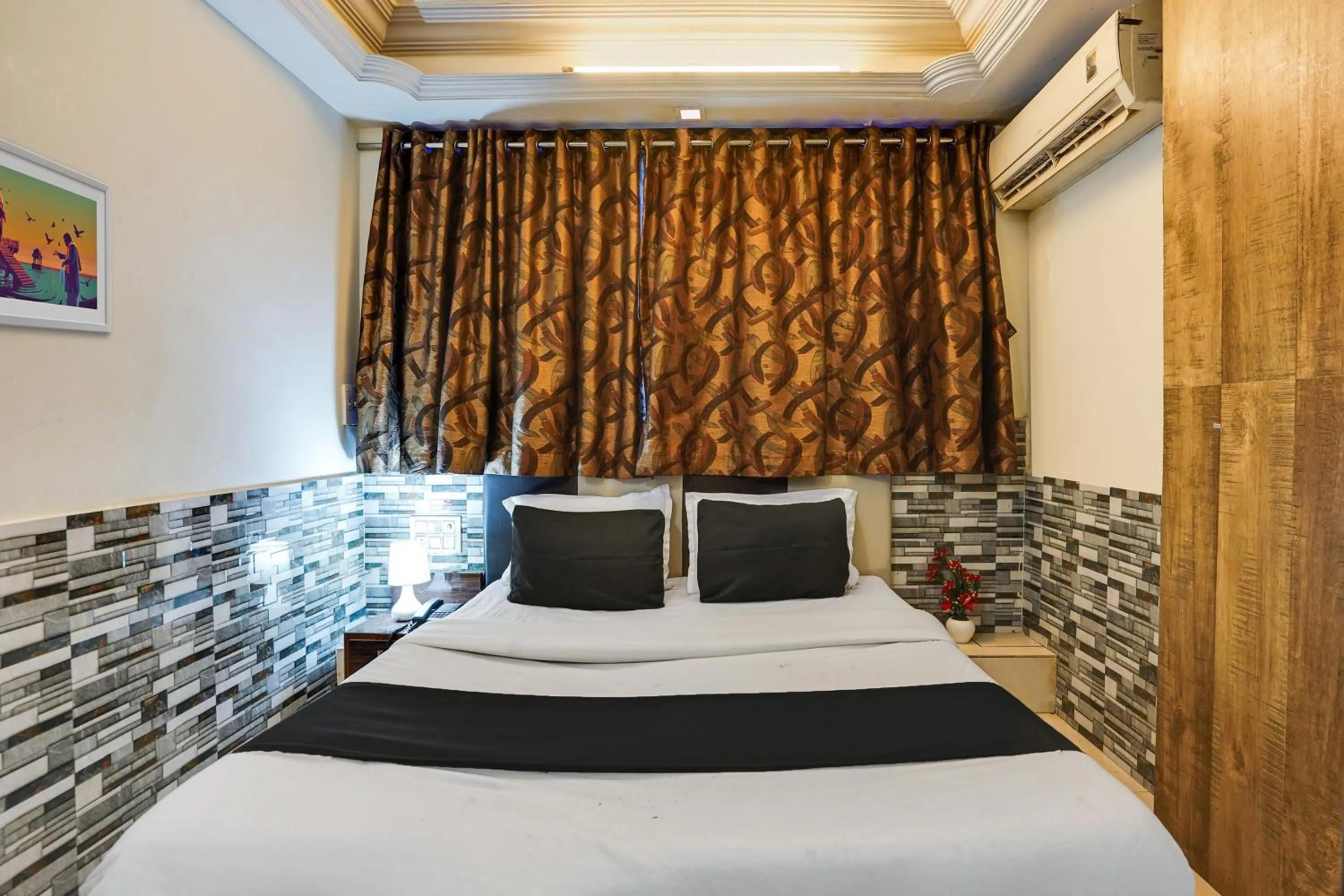 Bedroom, Bed in Hotel O Kanchan Palace