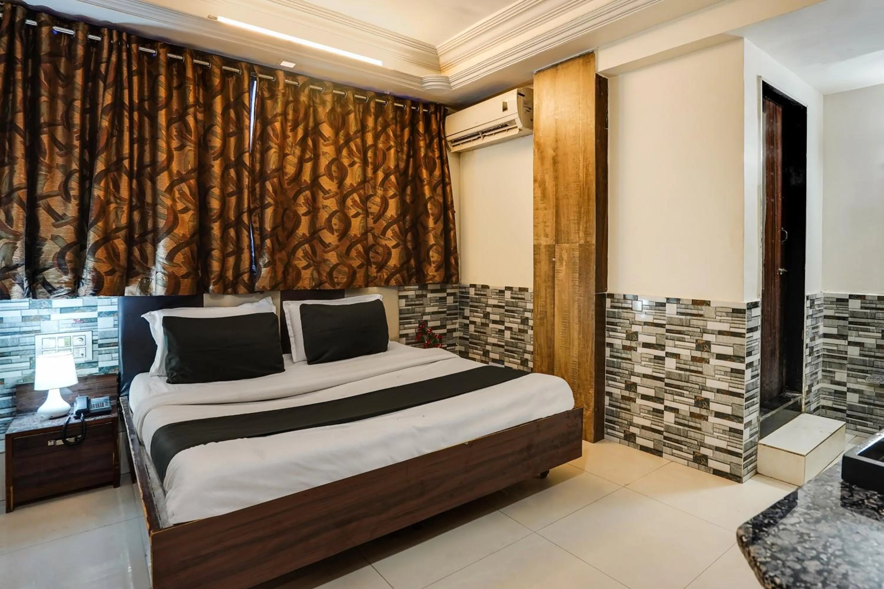 Bedroom, Bed in Hotel O Kanchan Palace