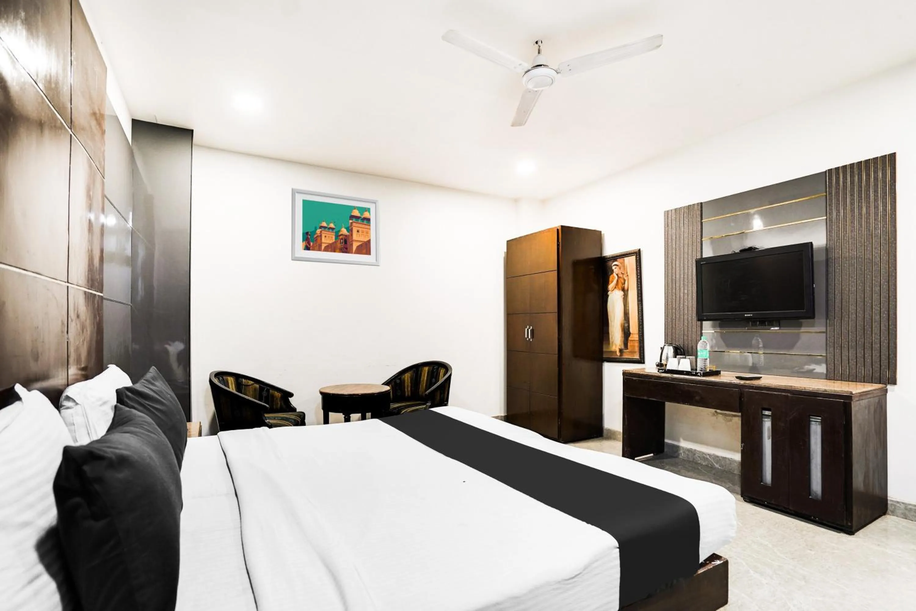 Bedroom, Bed in Hotel O Grand Peepal