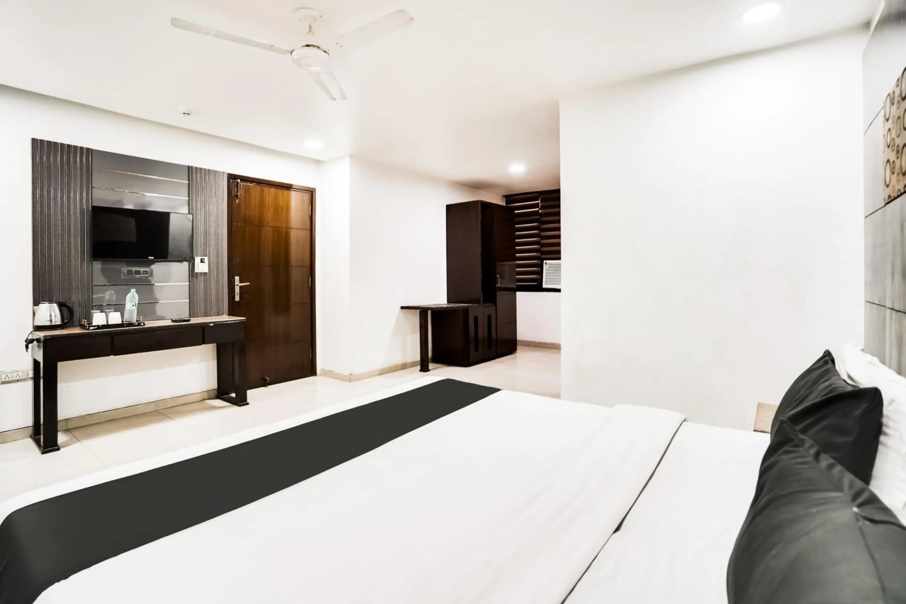 Bedroom, Bed in Super Hotel O Grand Peepal