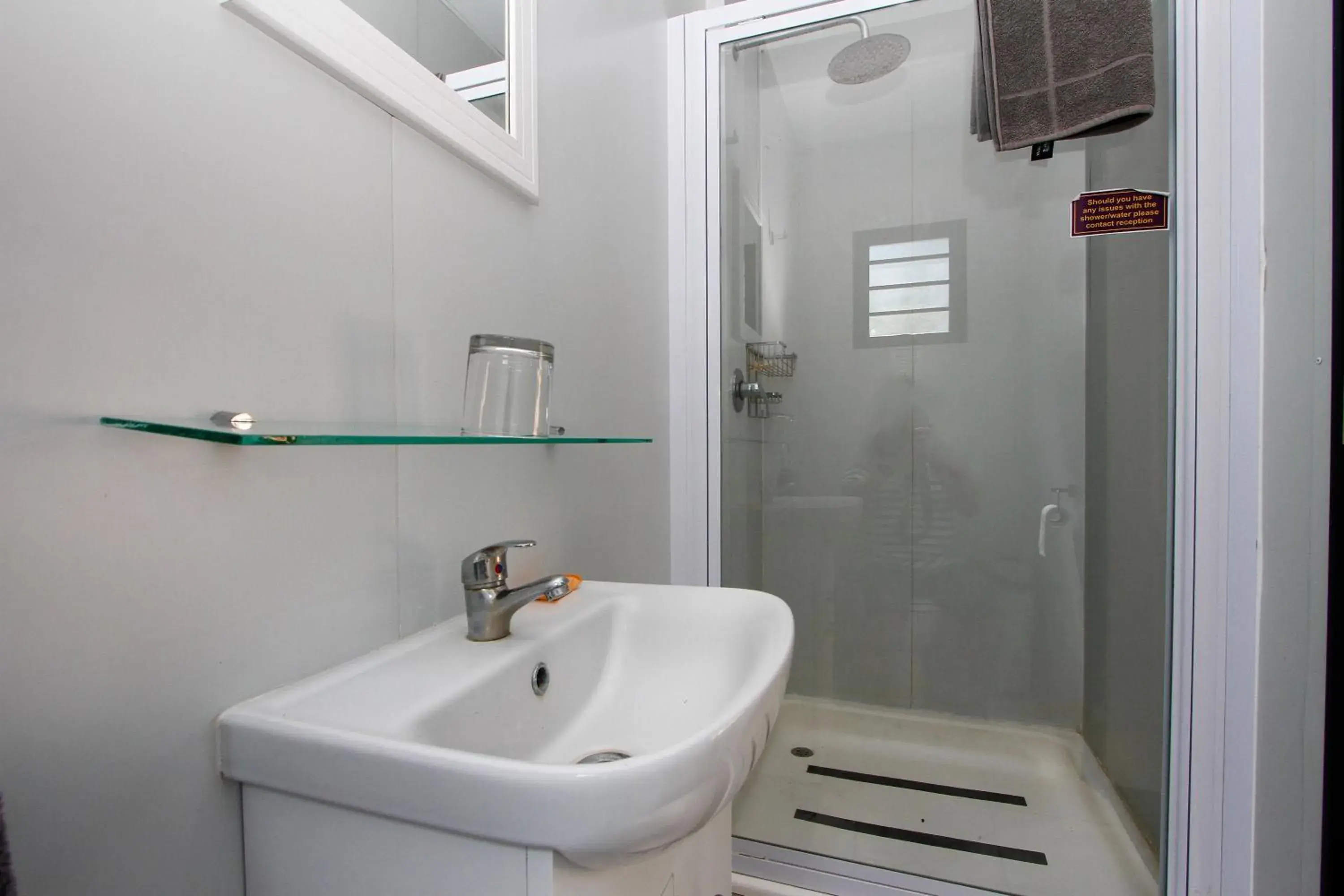 Twin Room in SleepOver Beitbridge Twin Room in SleepOver Beitbridge