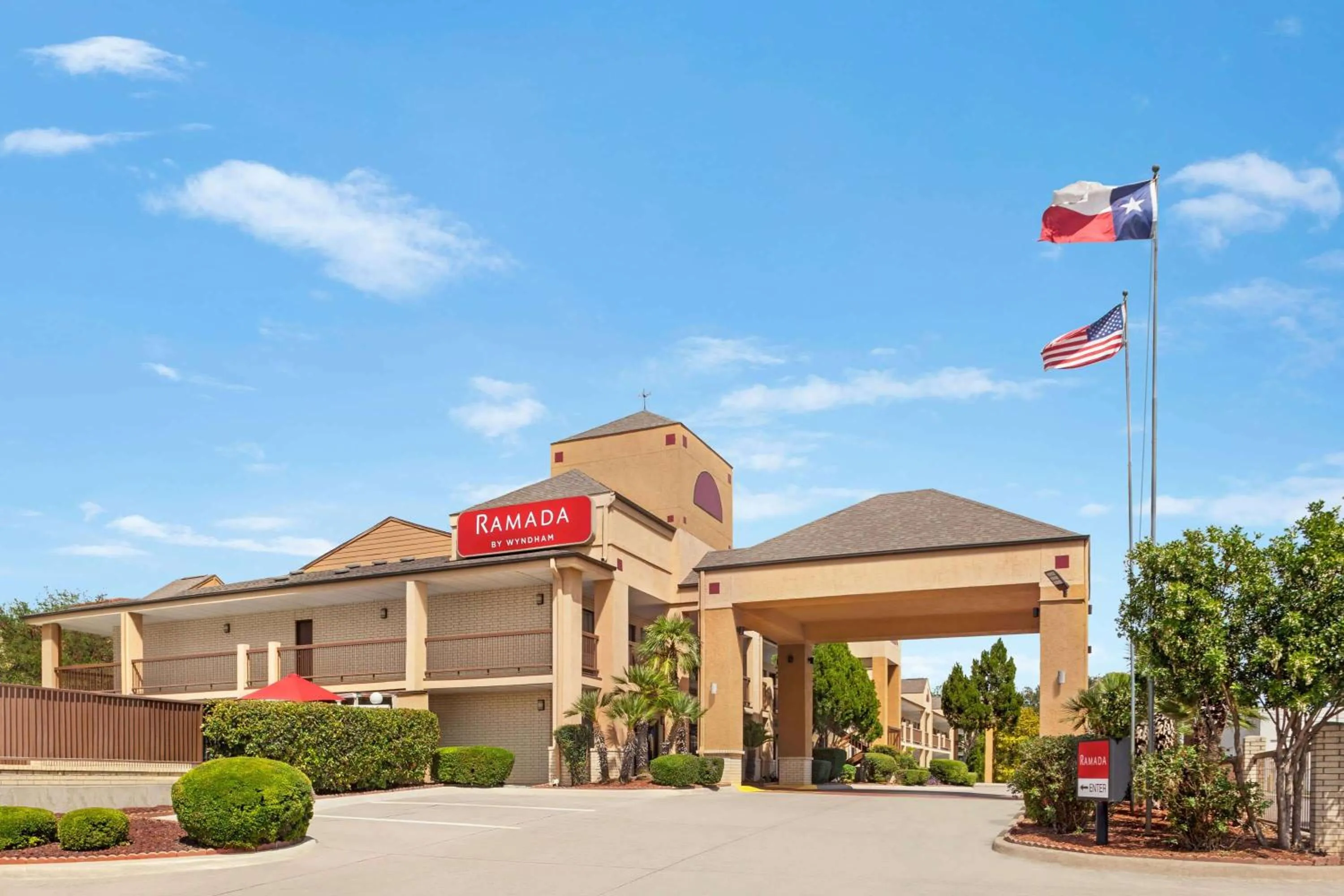 Property building in Ramada by Wyndham San Antonio Near SeaWorld - Lackland AFB