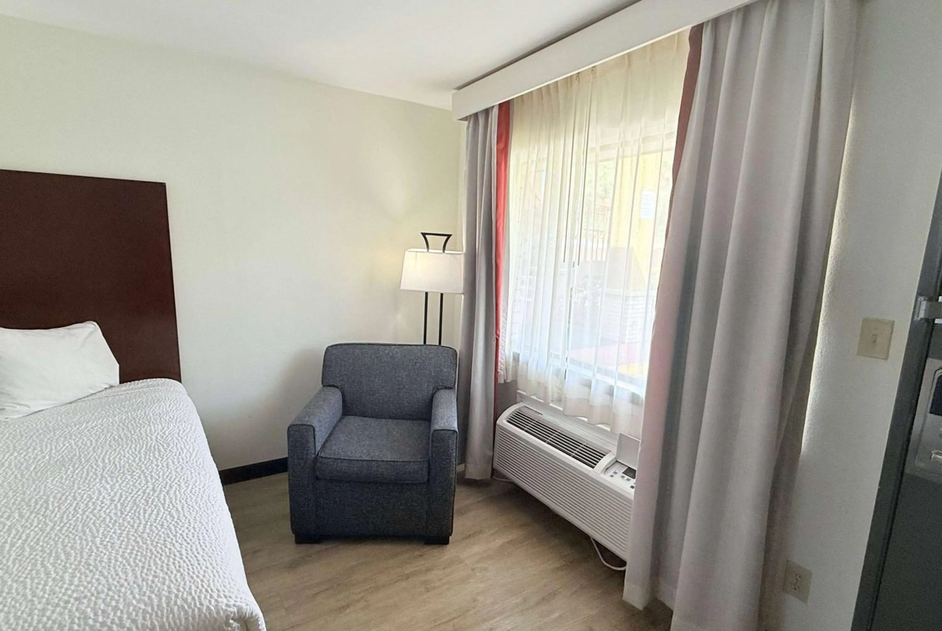 Photo of the whole room, Bed in Ramada by Wyndham San Antonio Near SeaWorld - Lackland AFB