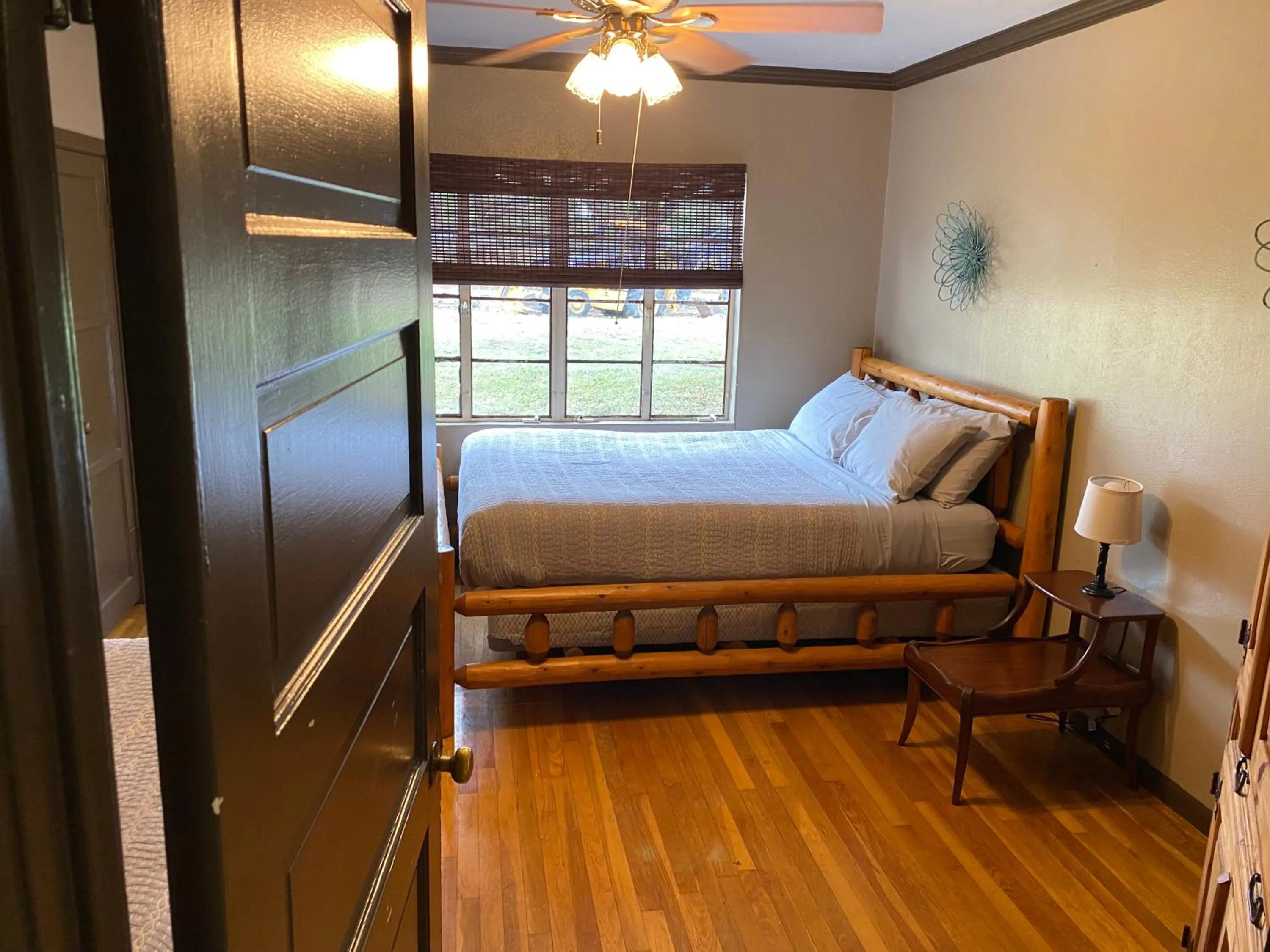 Bedroom, Bed in The Springs Retreat