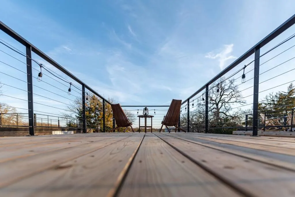 The Stable Tiny Container Home-12 min to Magnolia